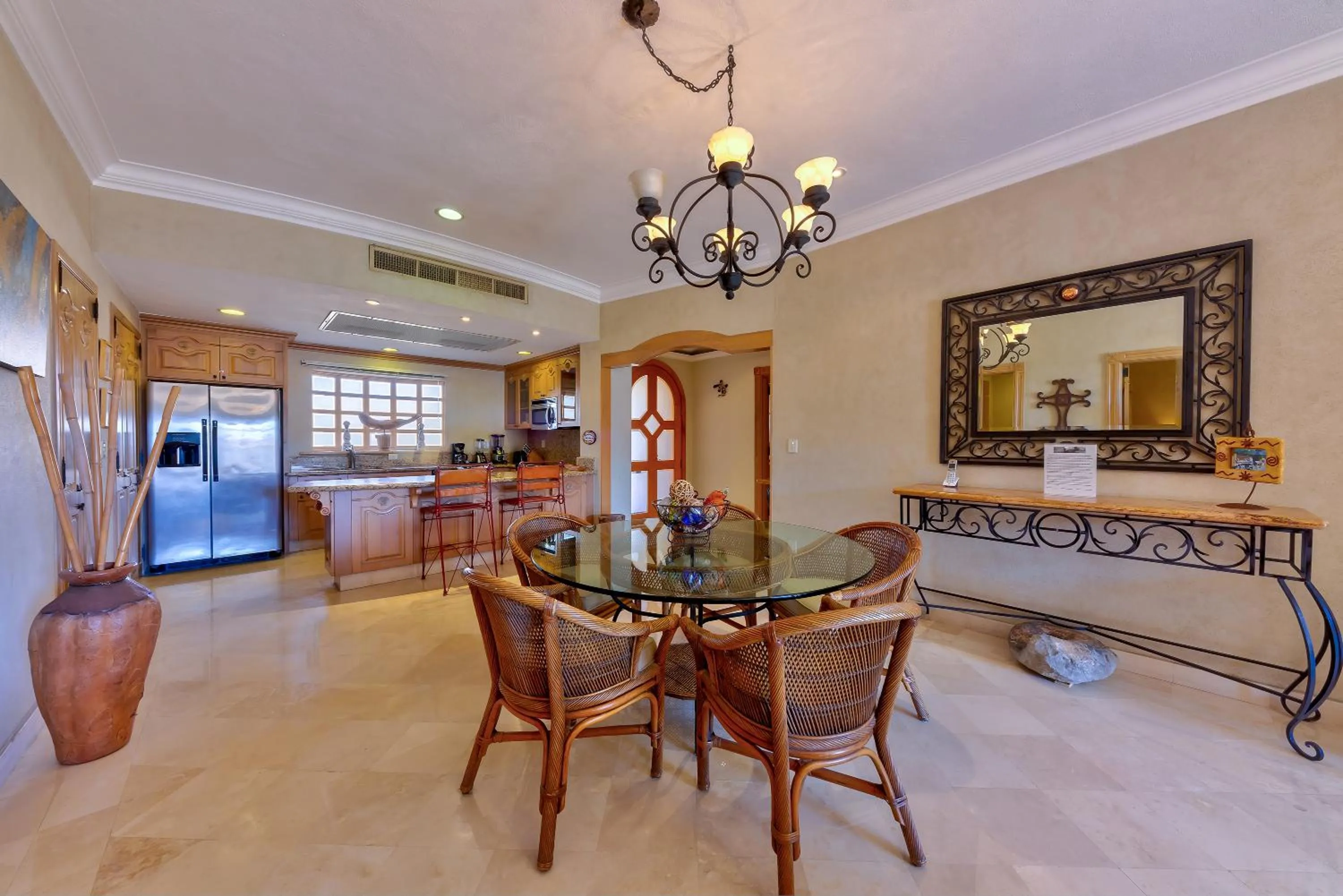 Dining area in Cabo La Estancia