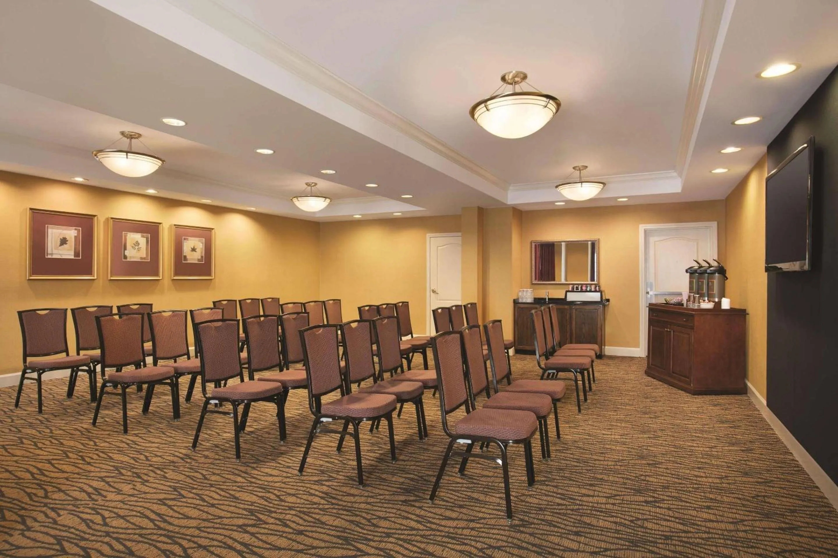 Meeting/conference room in Country Inn & Suites By Radisson, Atlanta Airport North, GA
