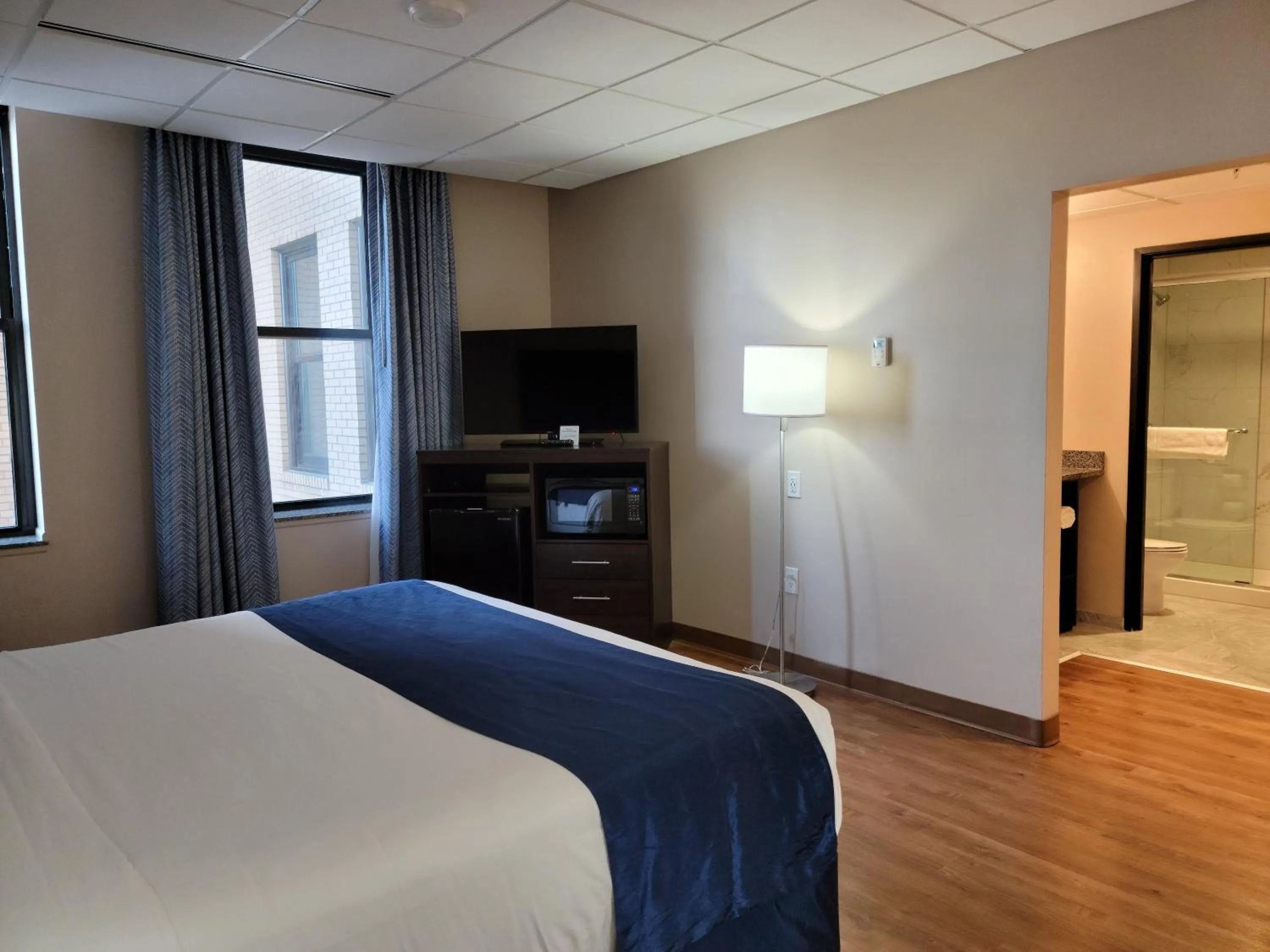 Bed in Ariel Broadway Hotel