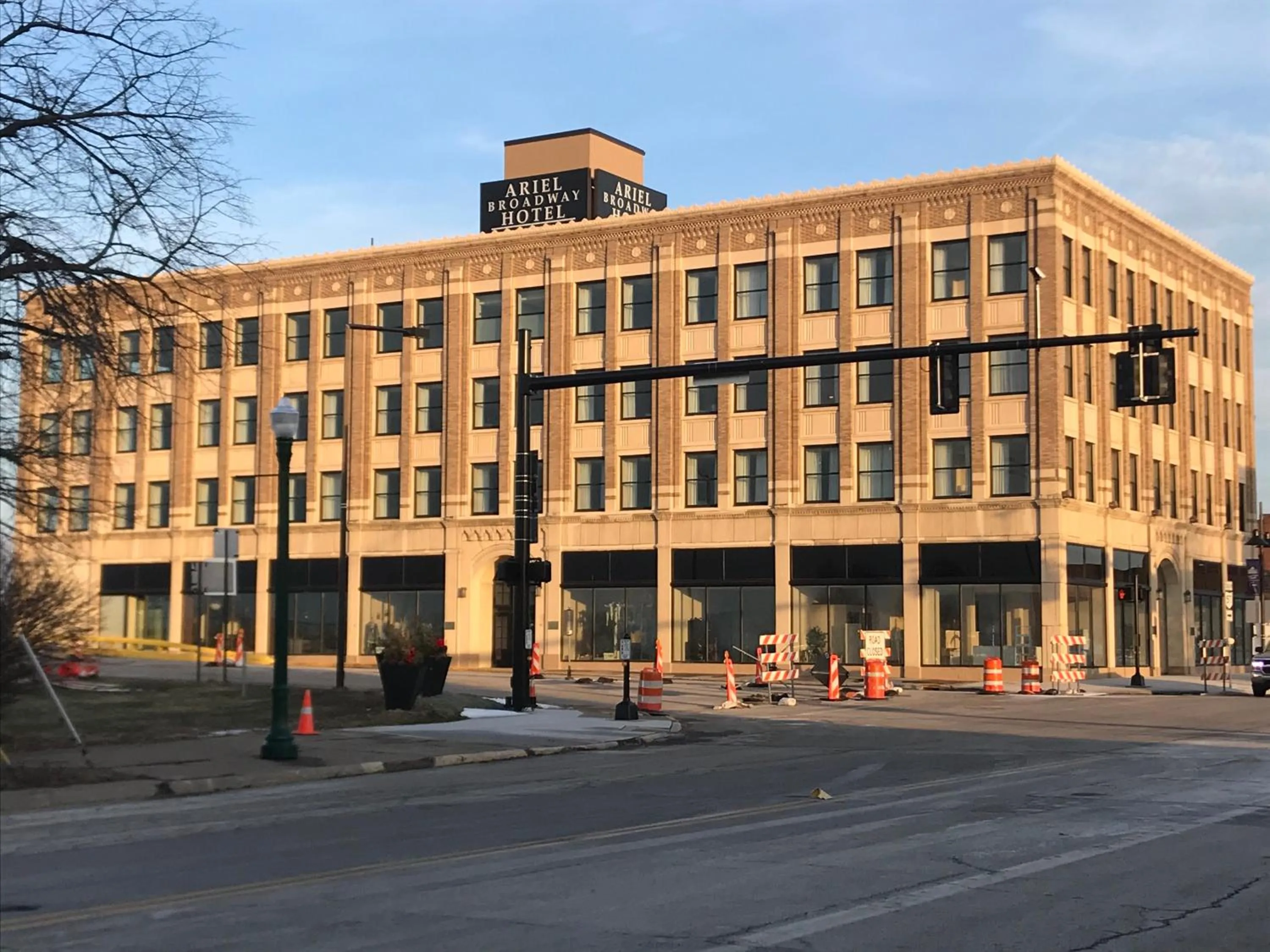 Property building in Ariel Broadway Hotel