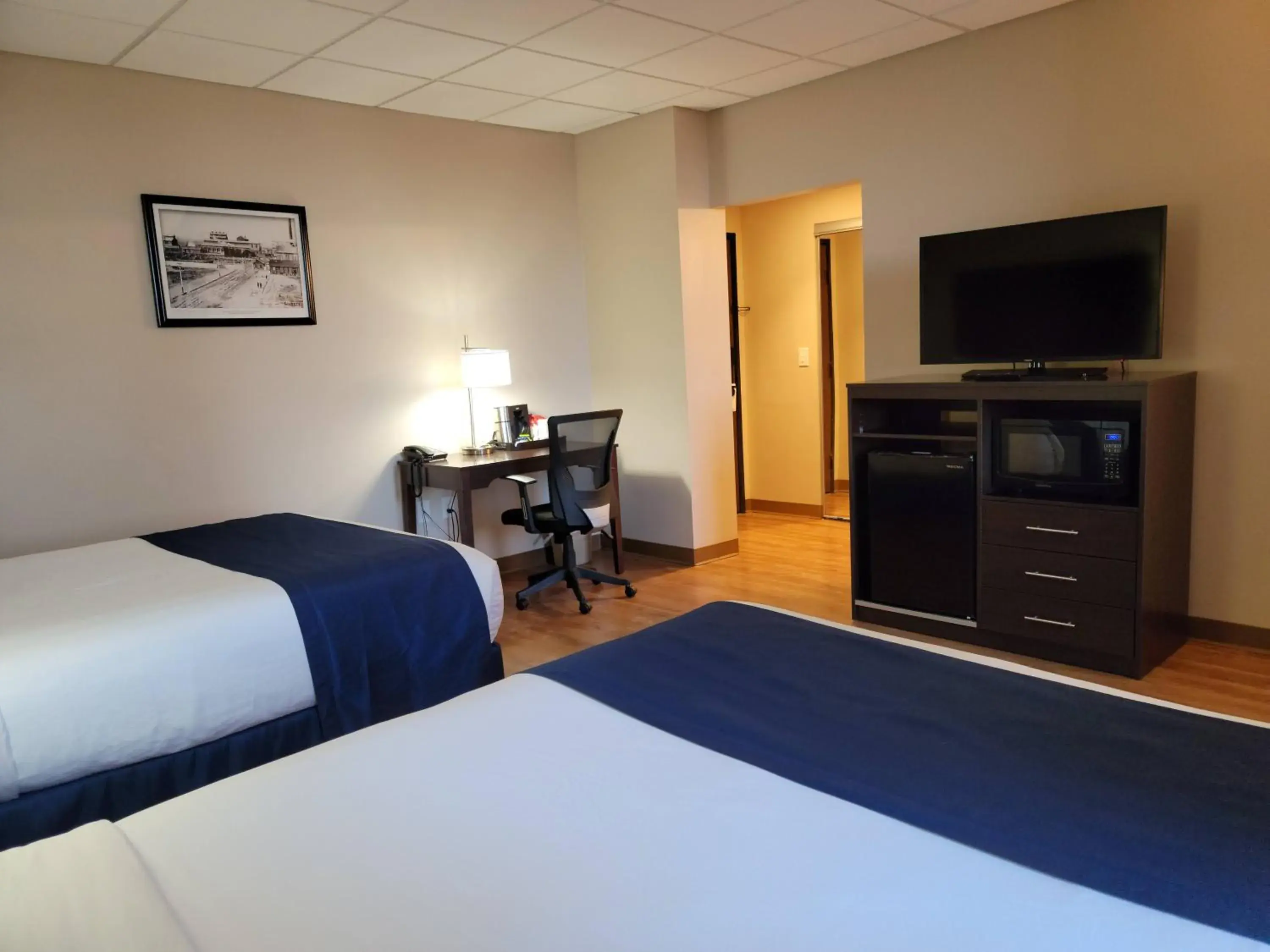 Queen Room - single occupancy - Disability Access in Ariel Broadway Hotel Queen Room - single occupancy - Disability Access in Ariel Broadway Hotel