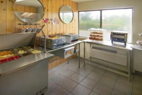 Restaurant/places to eat in Valued Stay Madison