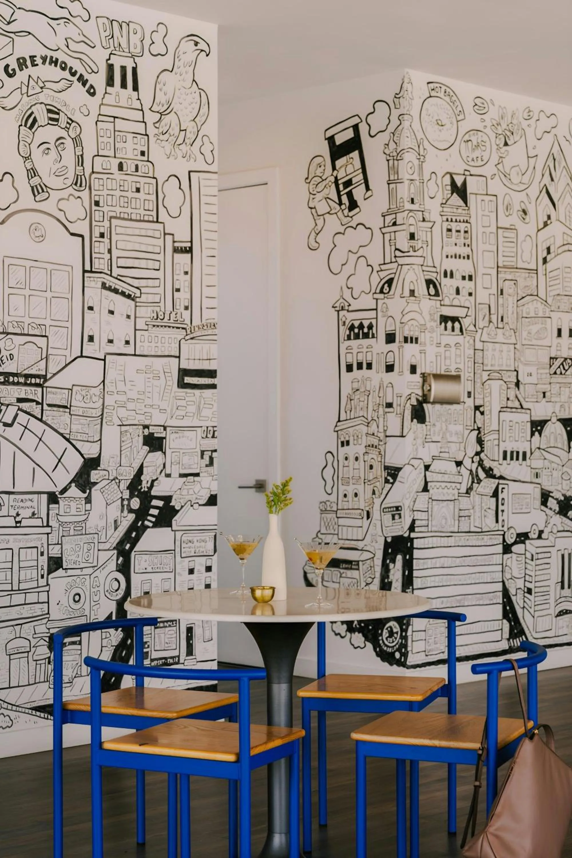 Lounge or bar in Sonder by Marriott Bonvoy The Heid Apartments Loft District