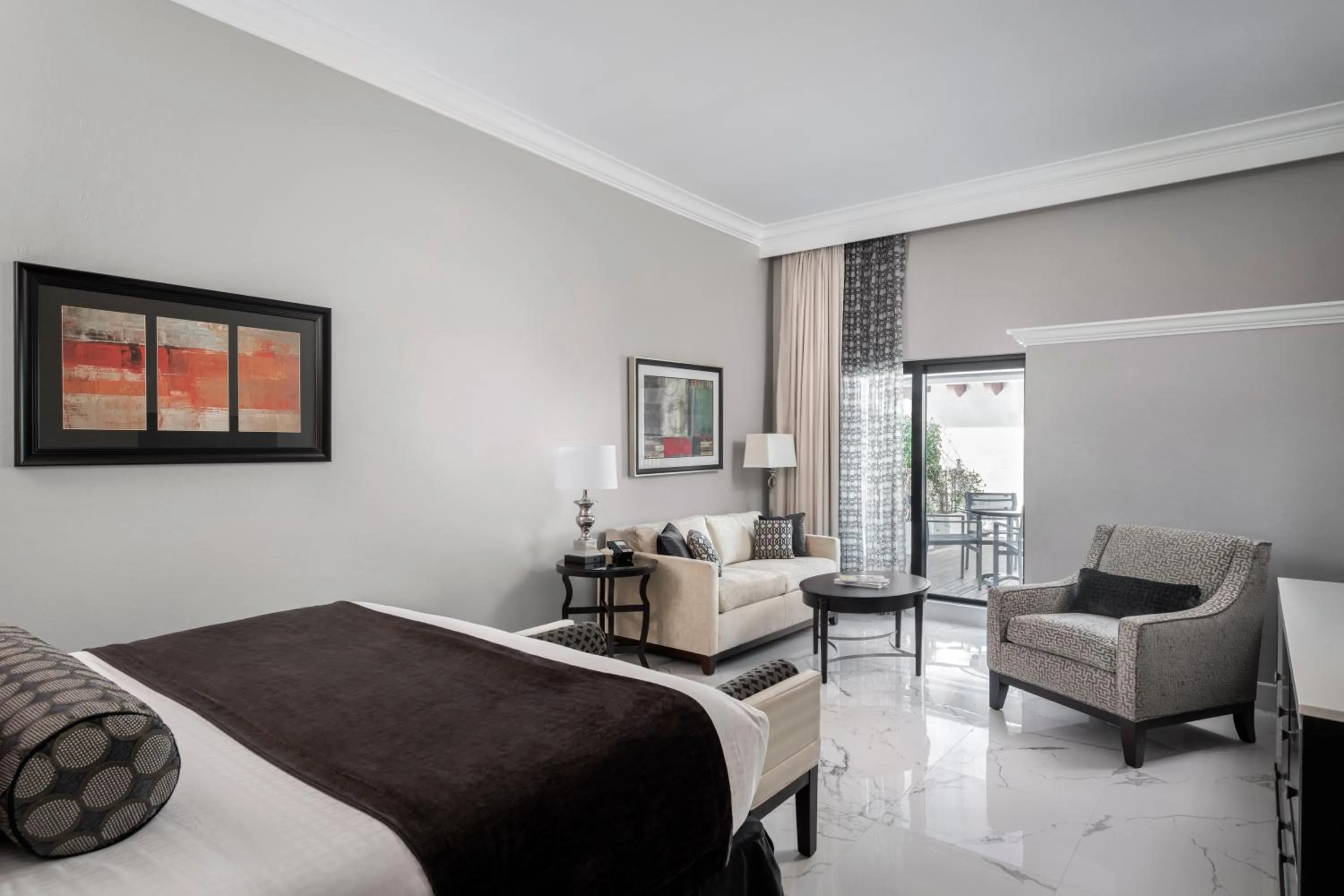 Photo of the whole room, Bed in Inn On Fifth