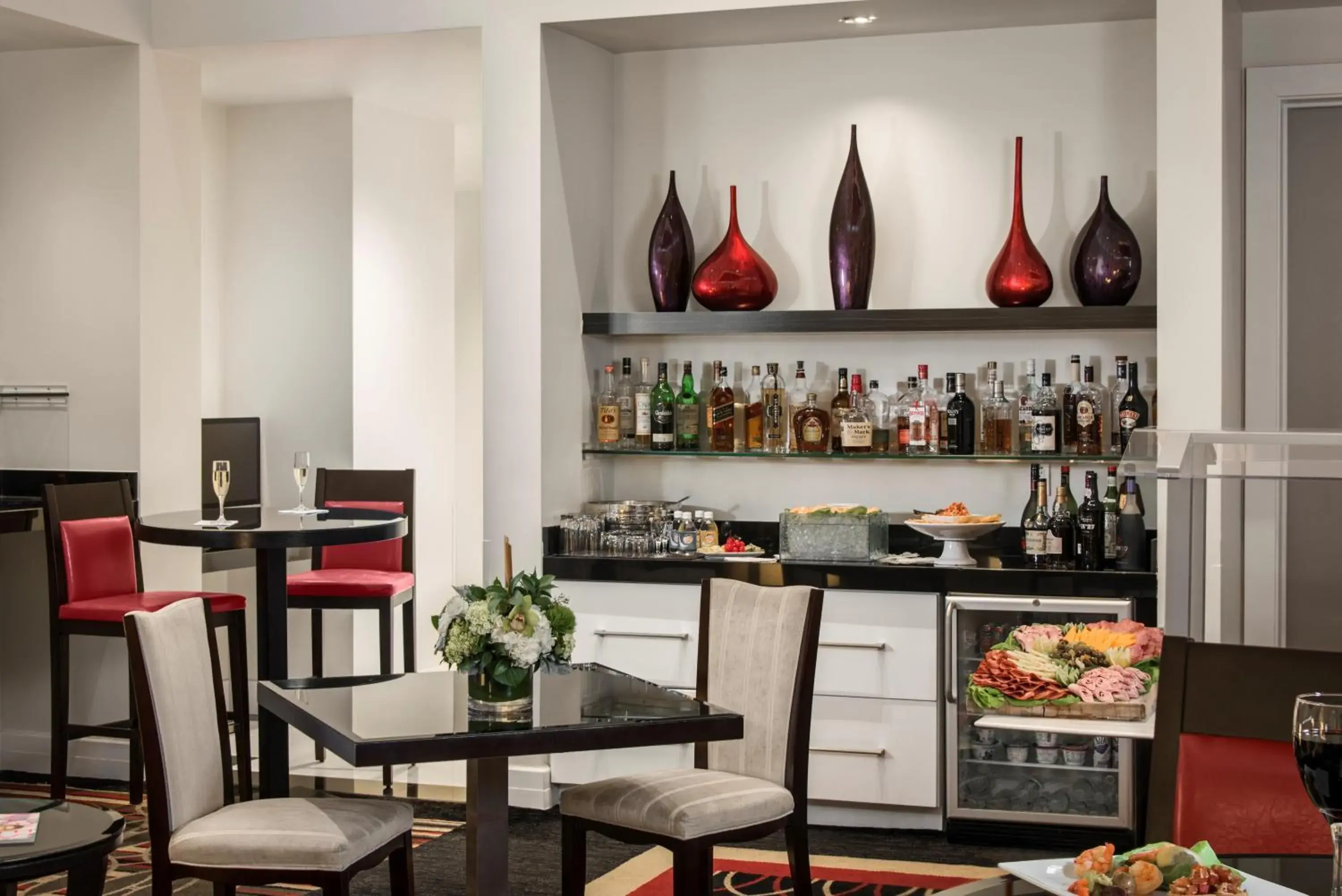 Lounge or bar in Inn On Fifth Lounge or bar in Inn On Fifth