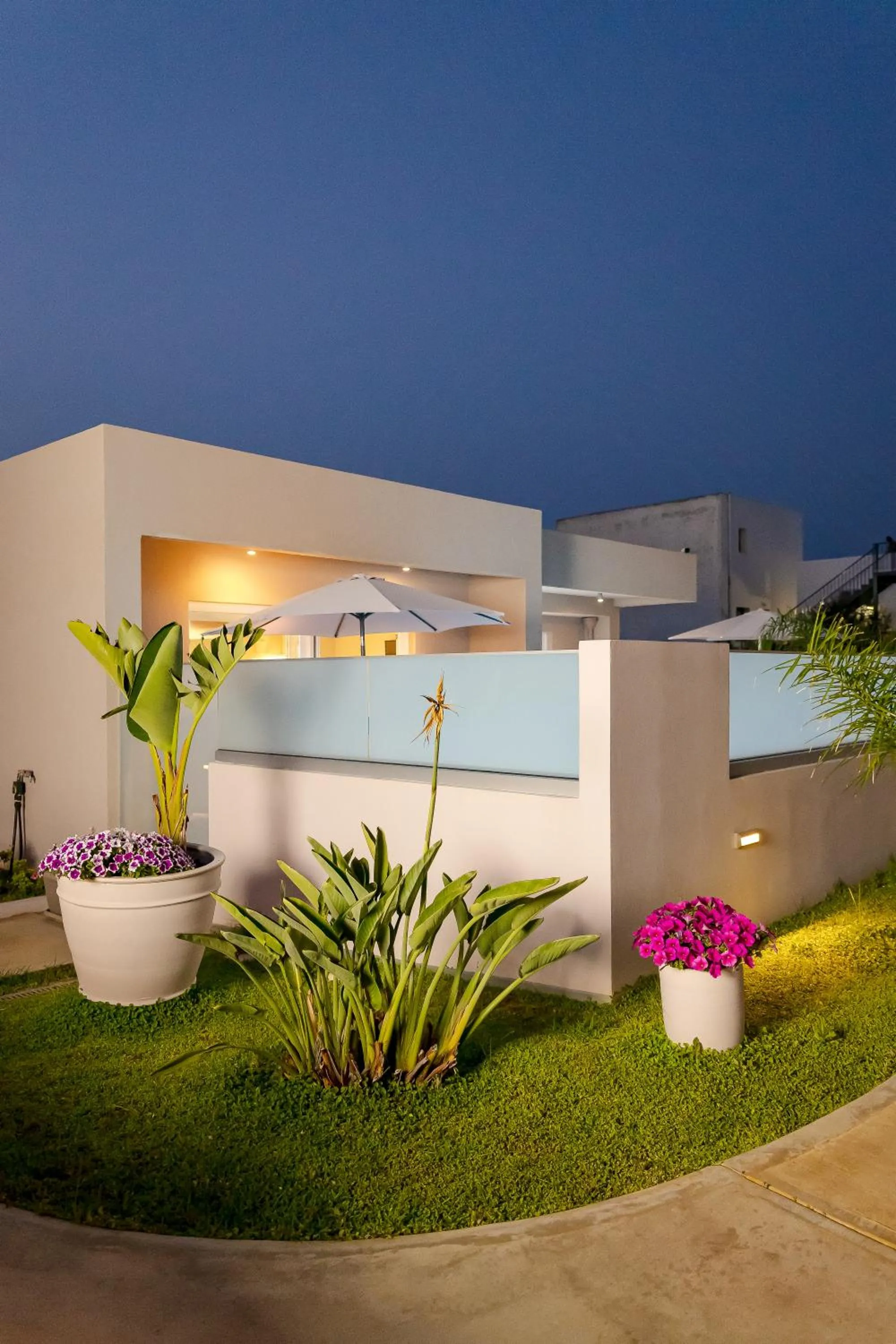 Property building in Sarpidon Suites