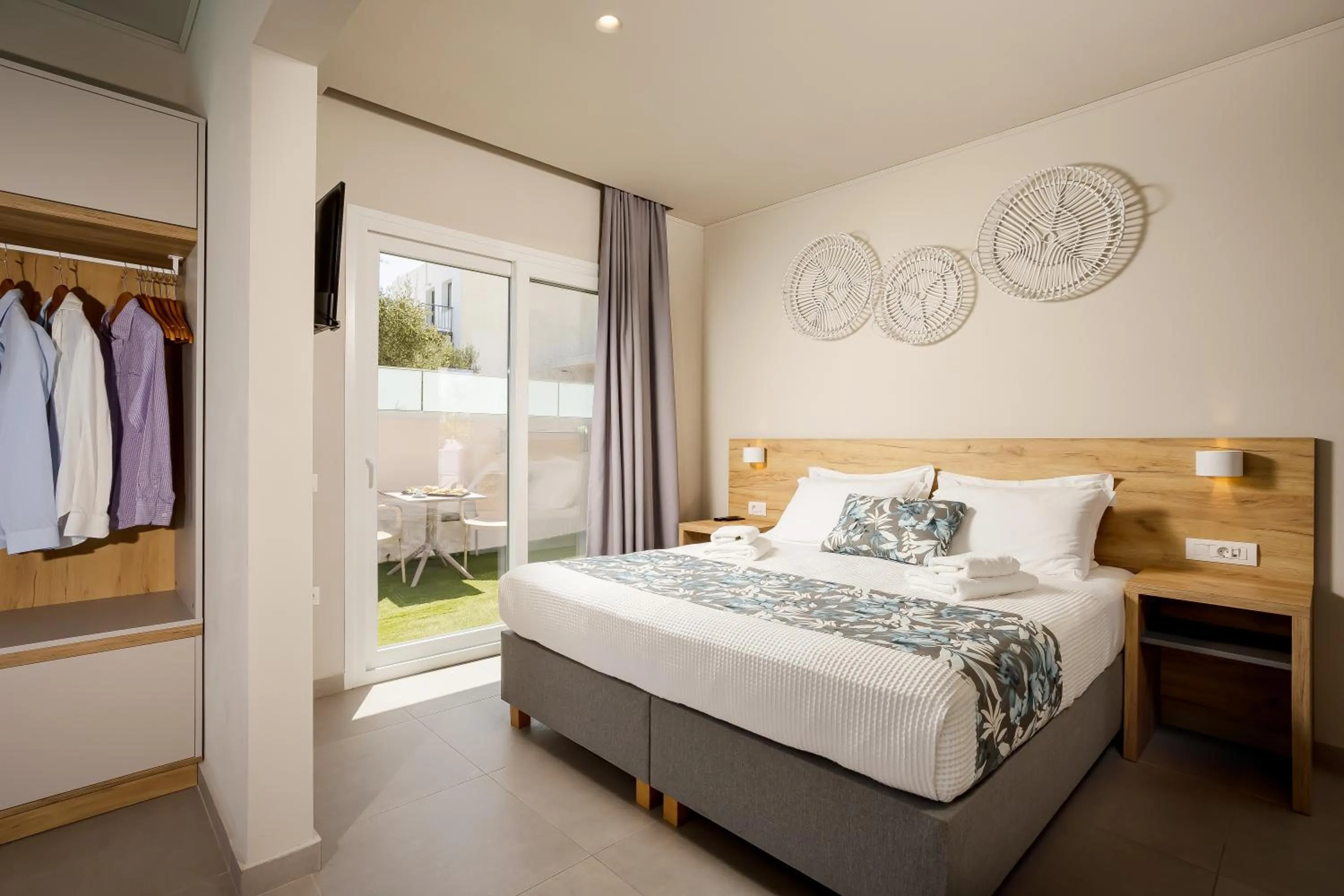 Bed in Sarpidon Suites