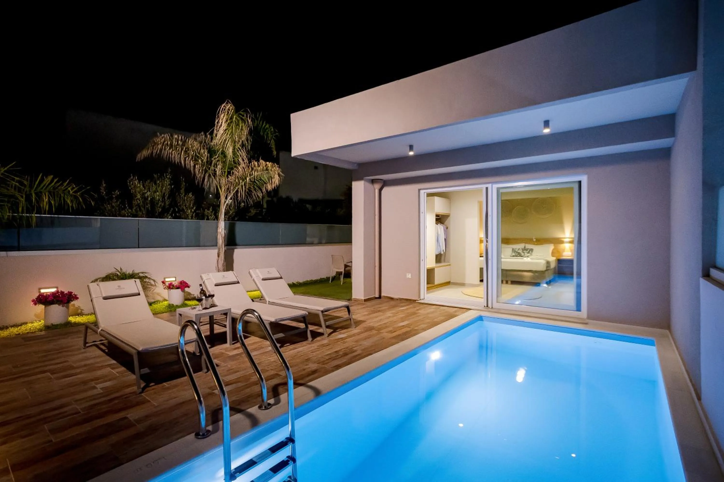 Night in Sarpidon Suites