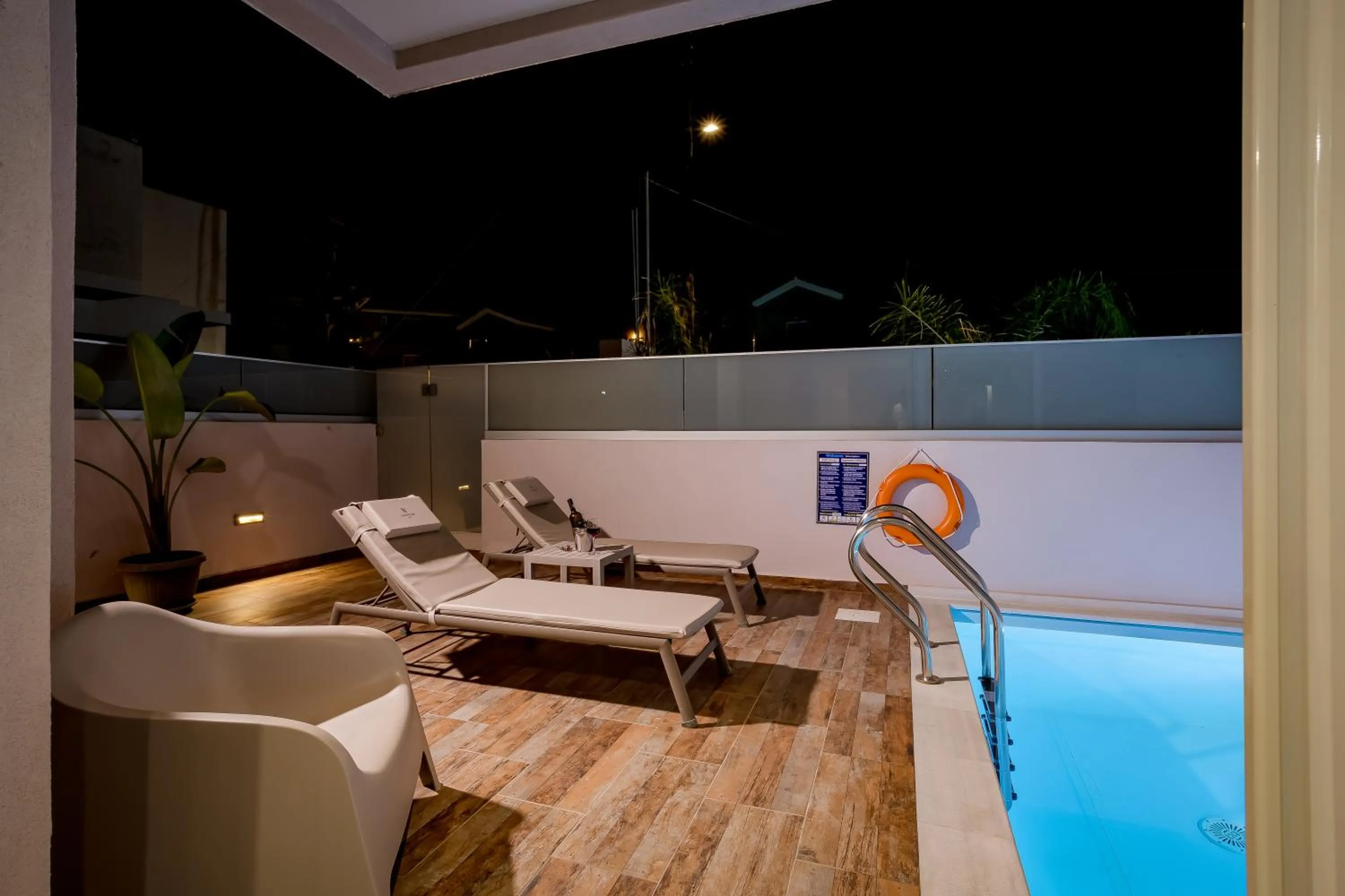 Night in Sarpidon Suites