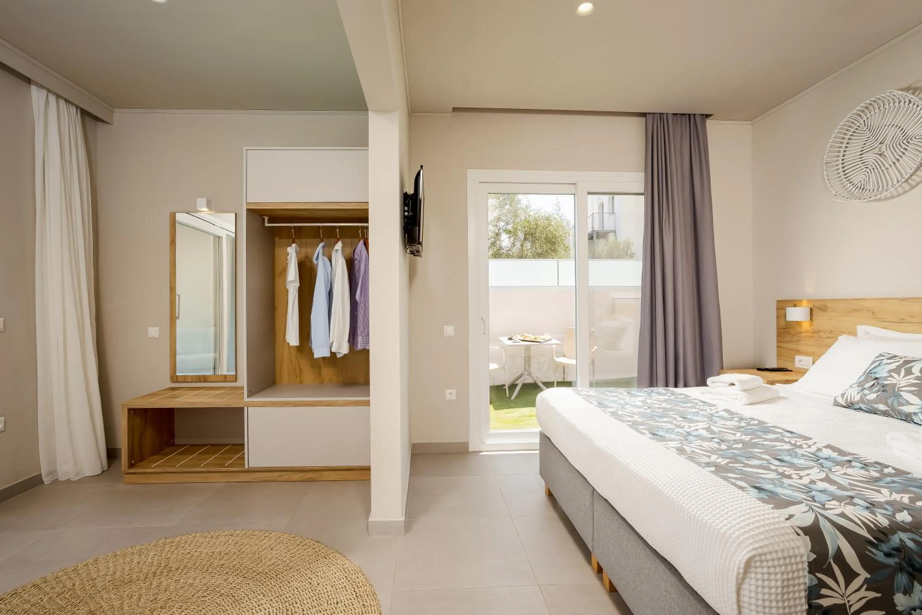 Photo of the whole room, Bed in Sarpidon Suites