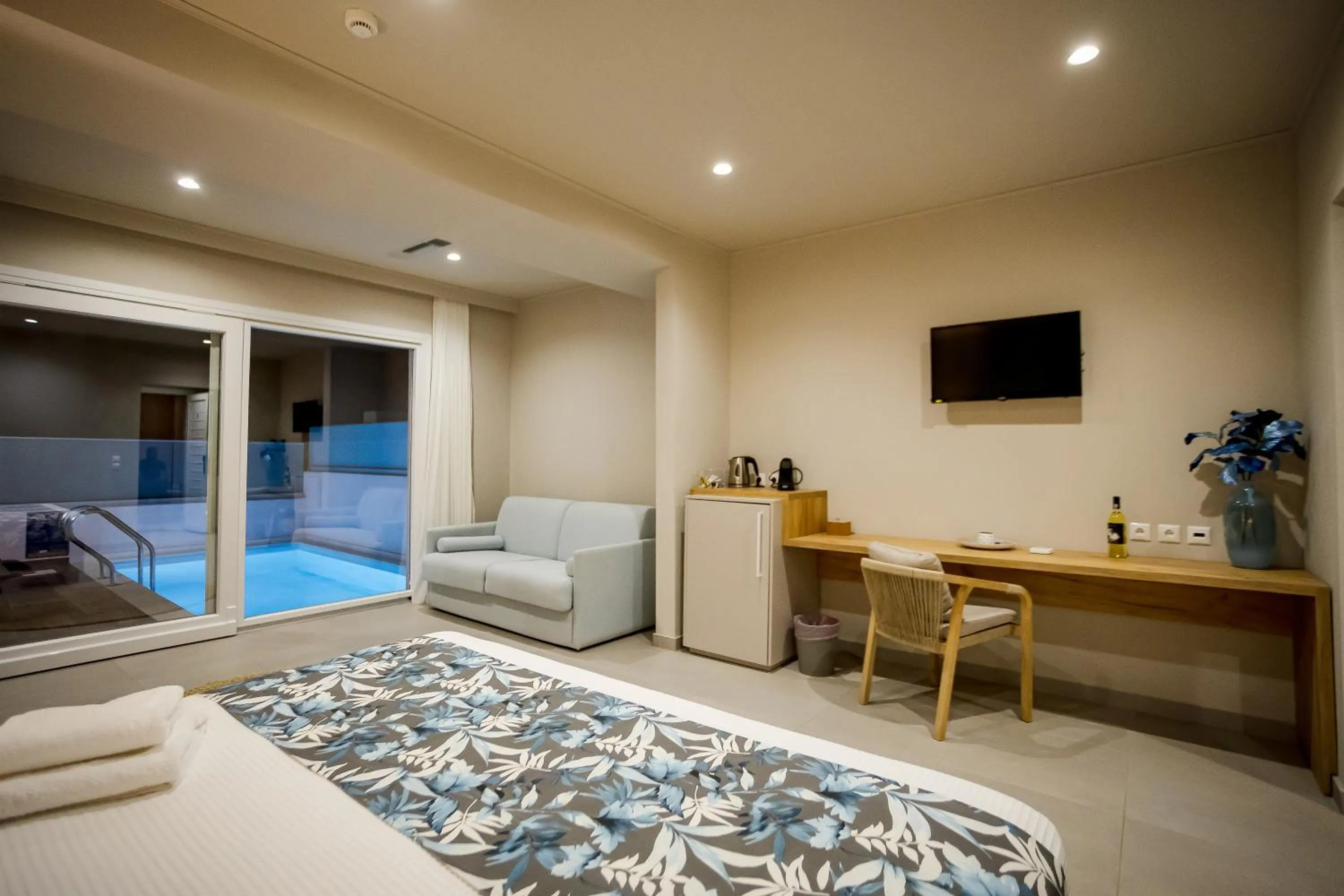 Night in Sarpidon Suites