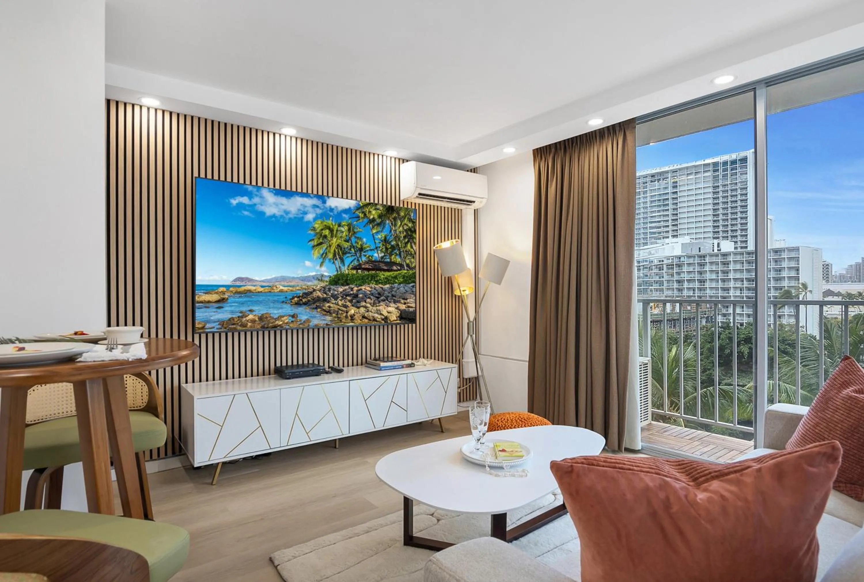 TV and multimedia in Steps to Waikiki Beach! Newly Renovated with 75" TV