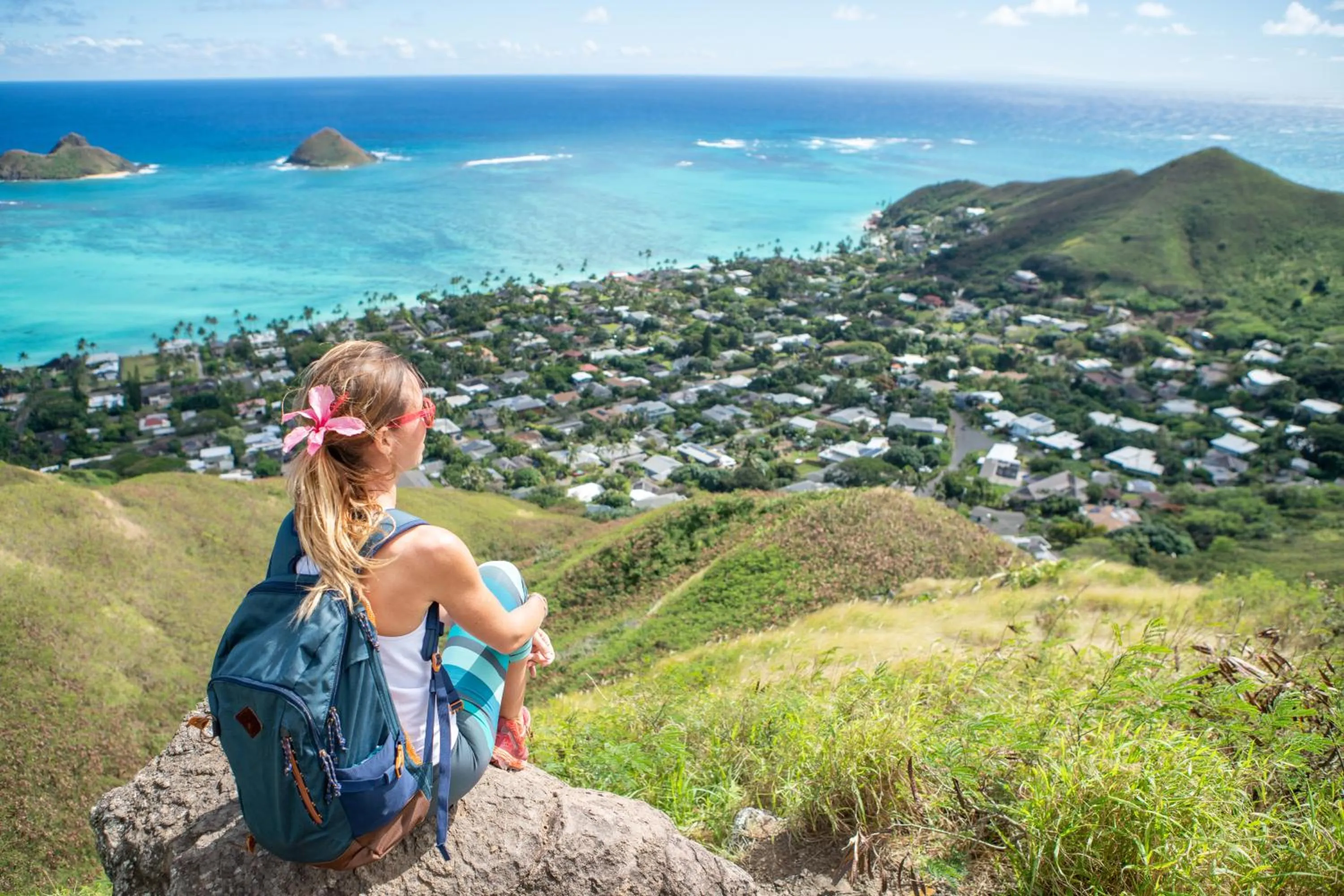 Day in Steps to Waikiki Beach! Newly Renovated with 75" TV