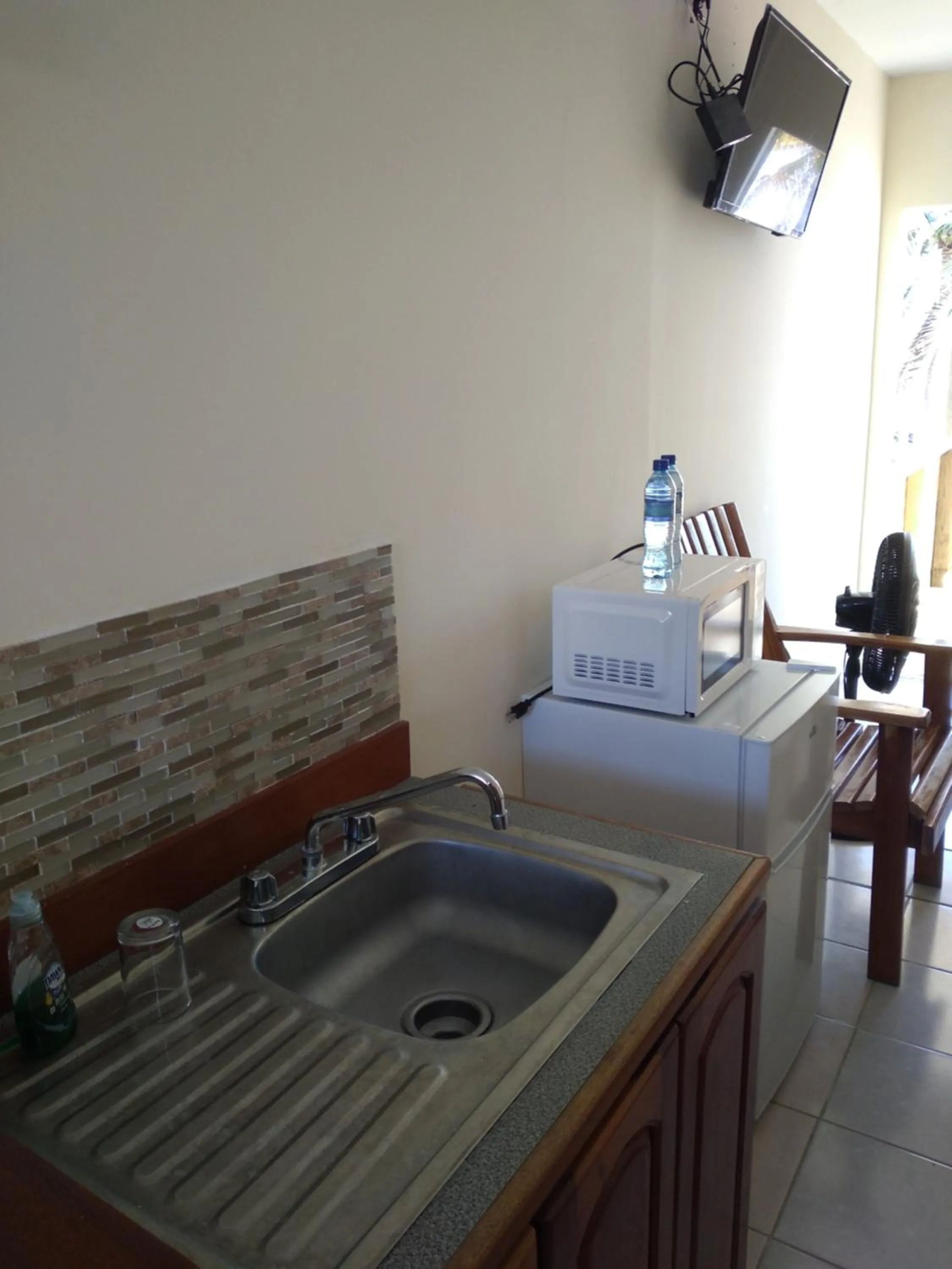 Kitchen or kitchenette in Pal's on the beach - Dangriga, Belize