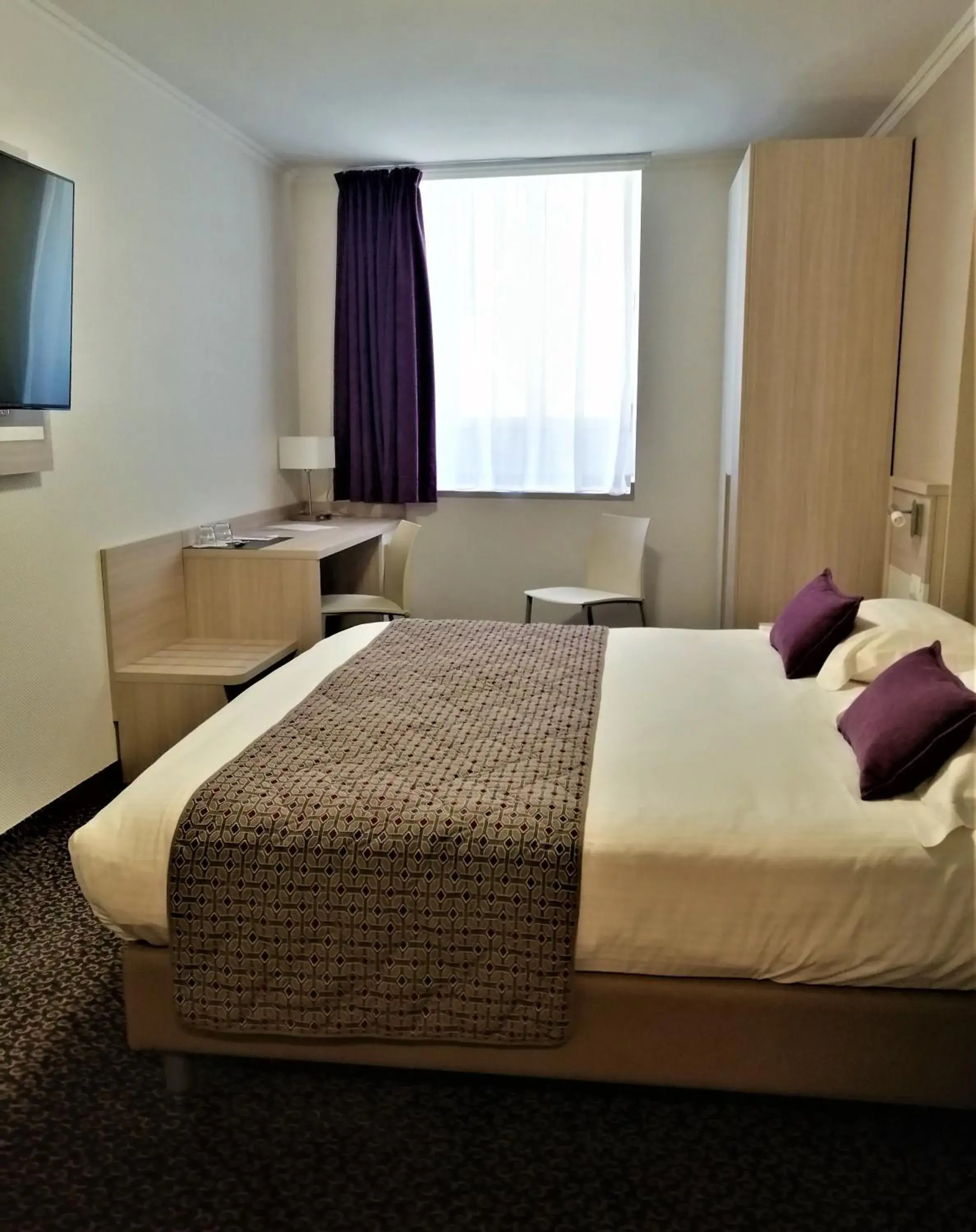 Standard Double Room - Lumière Palace Side in Savoy Hôtel Evian Standard Double Room - Lumière Palace Side in Savoy Hôtel Evian