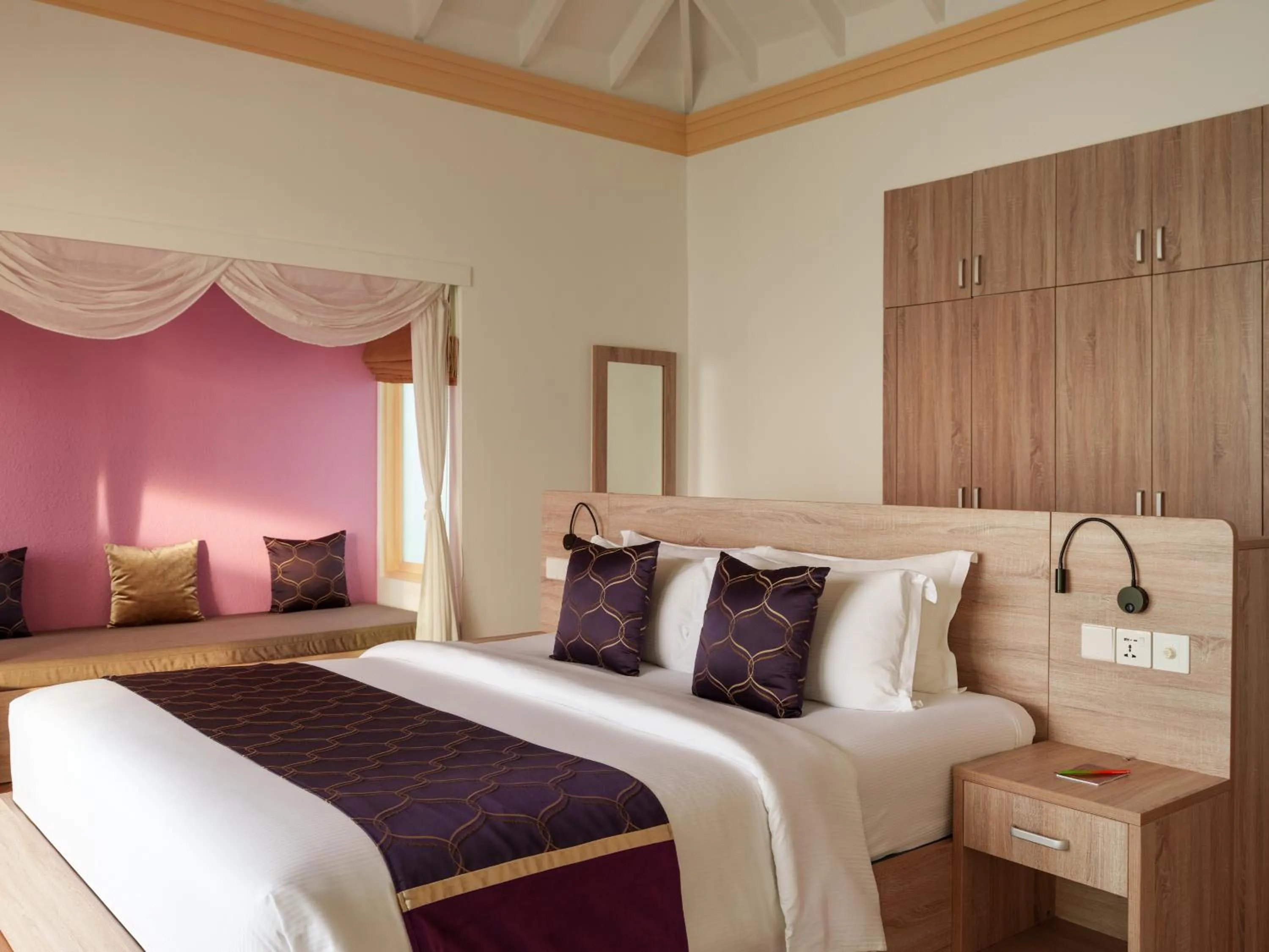 Bed in Siyam World Maldives - 24-Hour Premium All-inclusive with Free Transfer