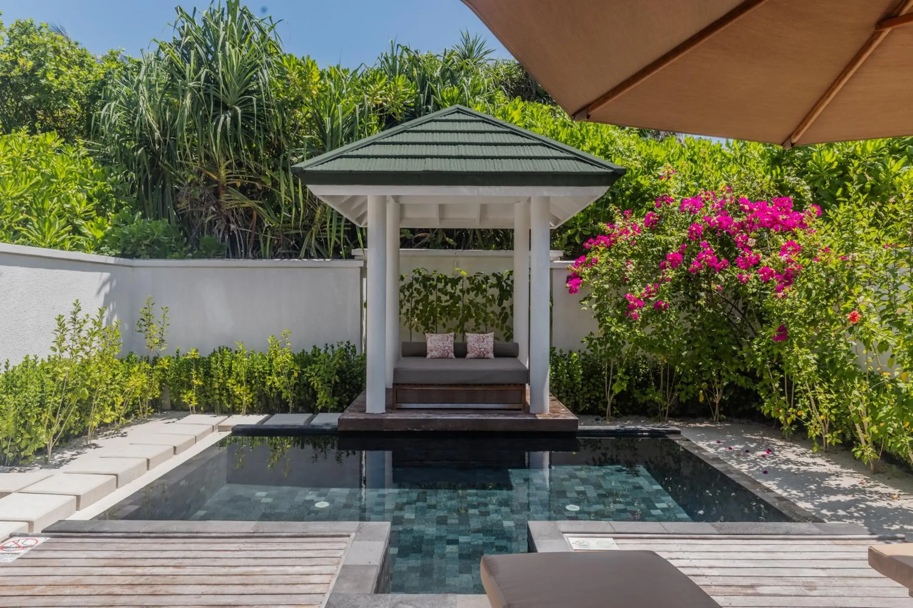 Swimming pool in Siyam World Maldives - 24-Hour Premium All-inclusive with Free Transfer Swimming pool in Siyam World Maldives - 24-Hour Premium All-inclusive with Free Transfer