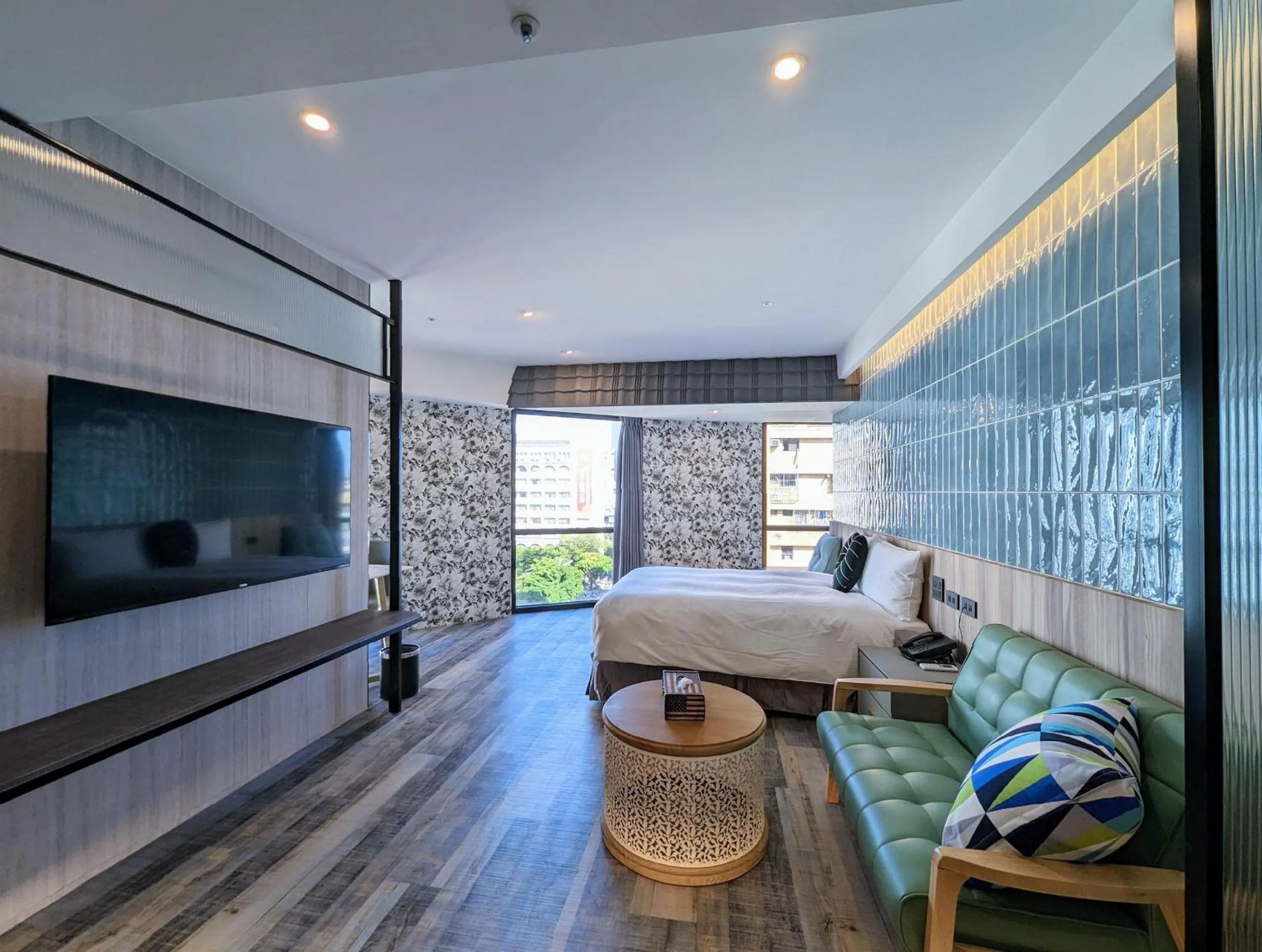 K Hotel - Yizhong