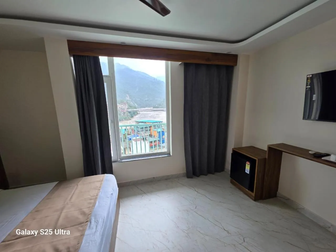 TV and multimedia, Bed in Hotel Shiva Yog Sthal