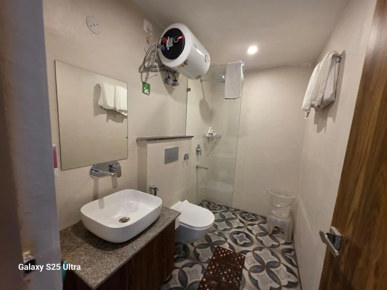 Toilet in Hotel Shiva Yog Sthal