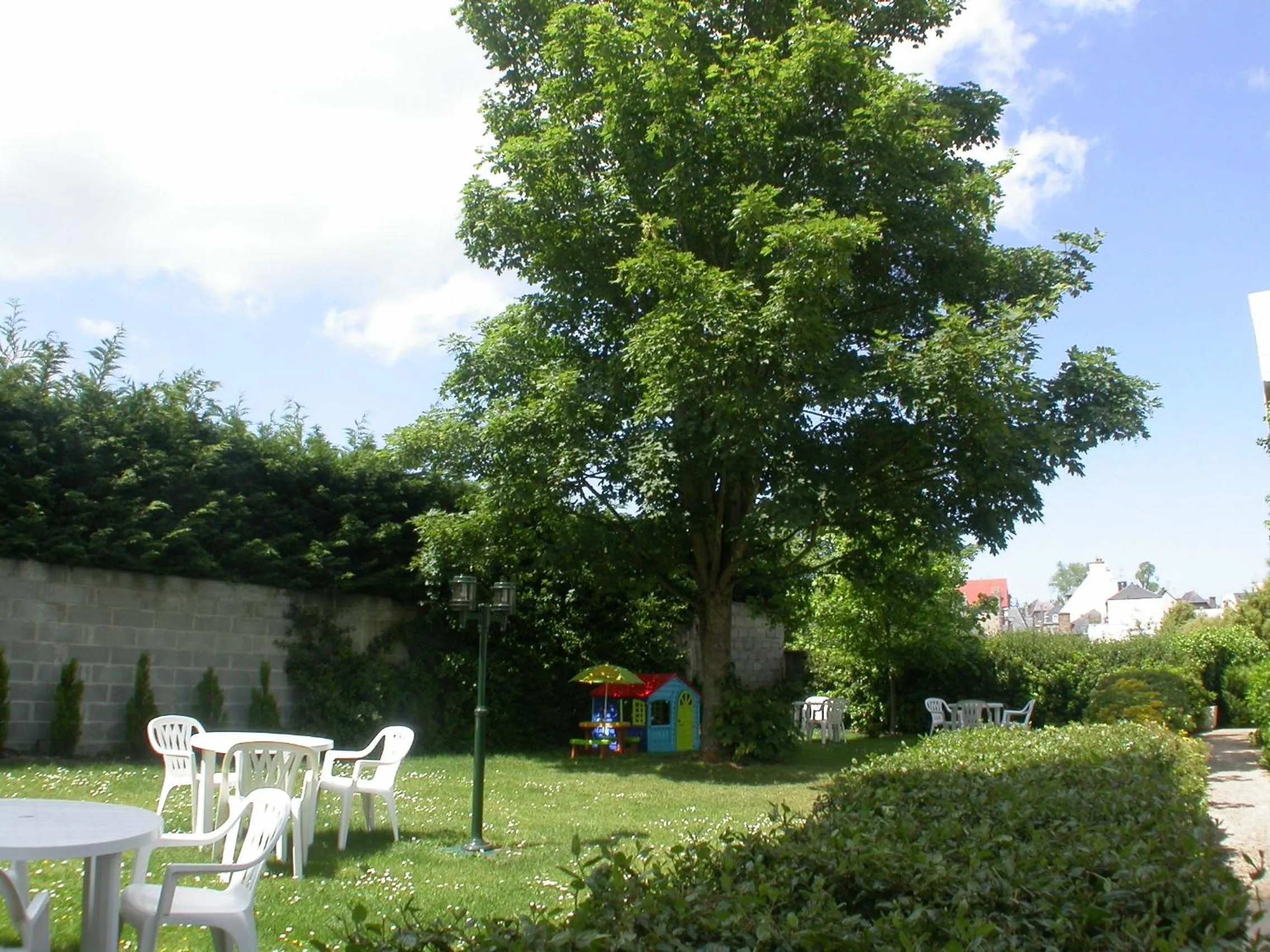 Garden in Hotel Des Tilleuls