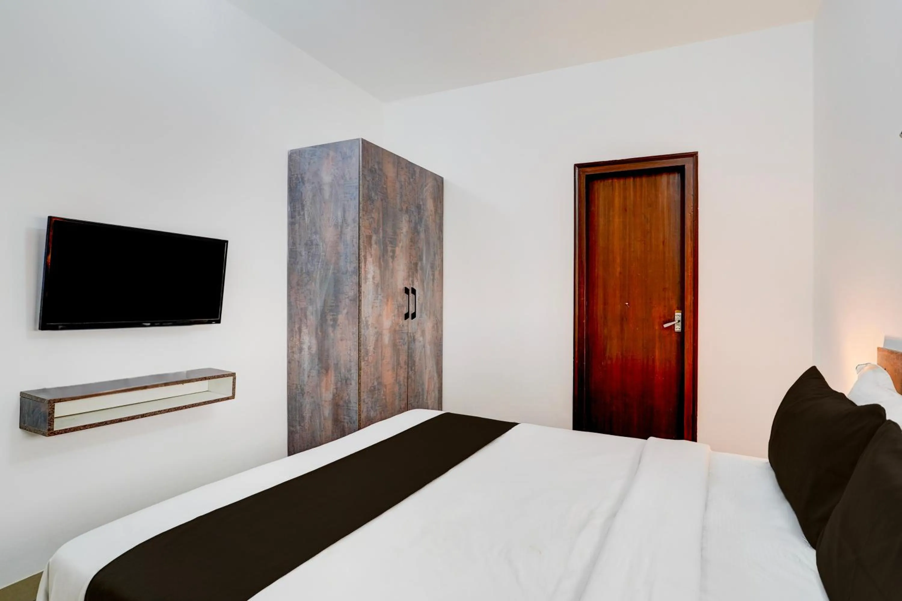 Bedroom, Bed in Townhouse Hebbal