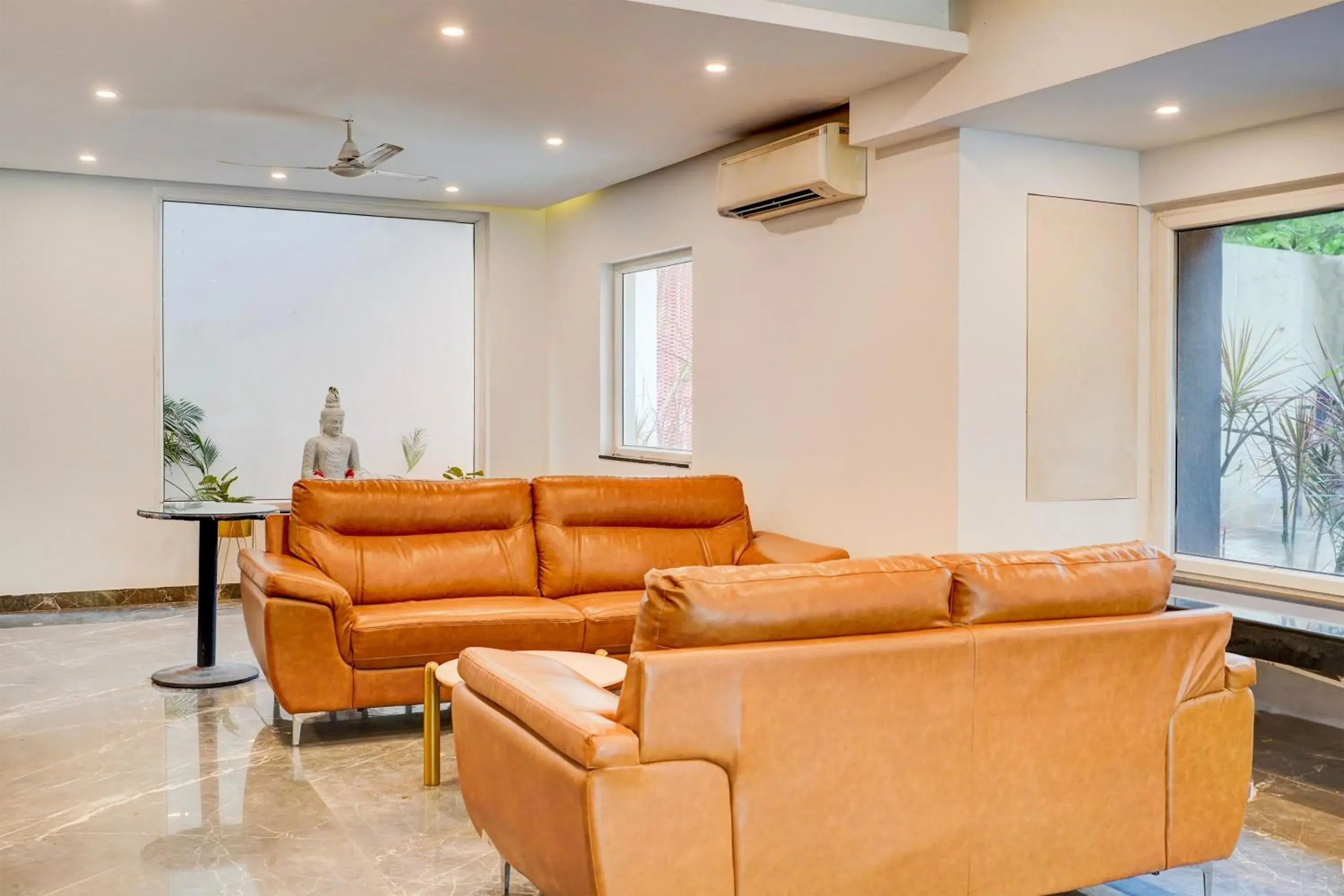 Lobby or reception in Super Townhouse Hebbal Lobby or reception in Super Townhouse Hebbal