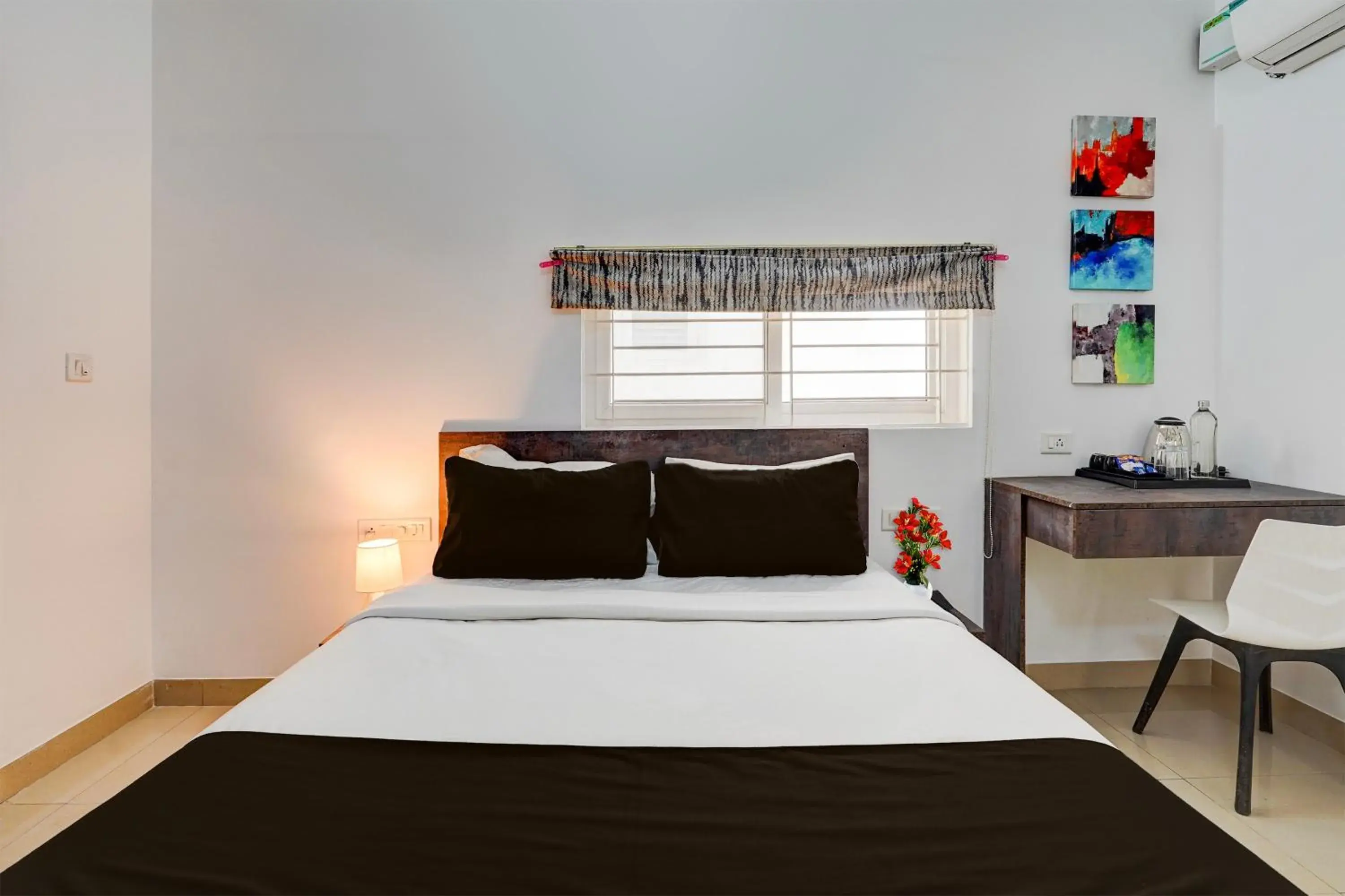 Bedroom, Bed in Super Townhouse Hebbal Bedroom, Bed in Super Townhouse Hebbal