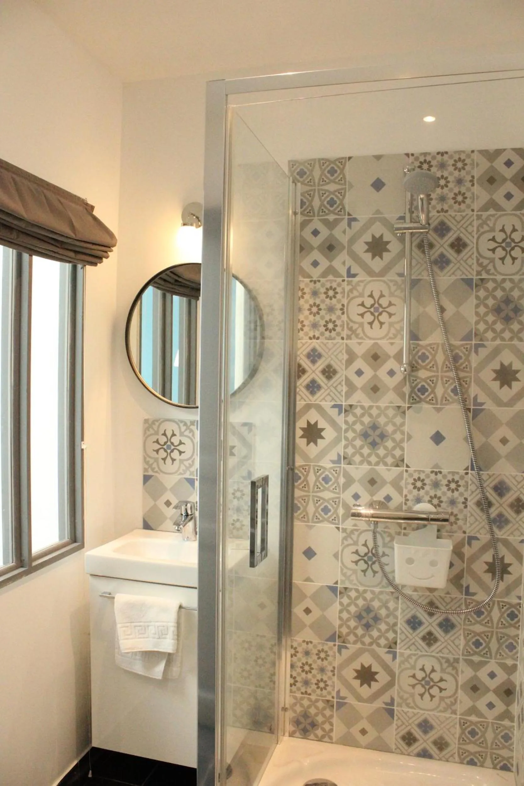 Bathroom in Hotel Saint-Michel