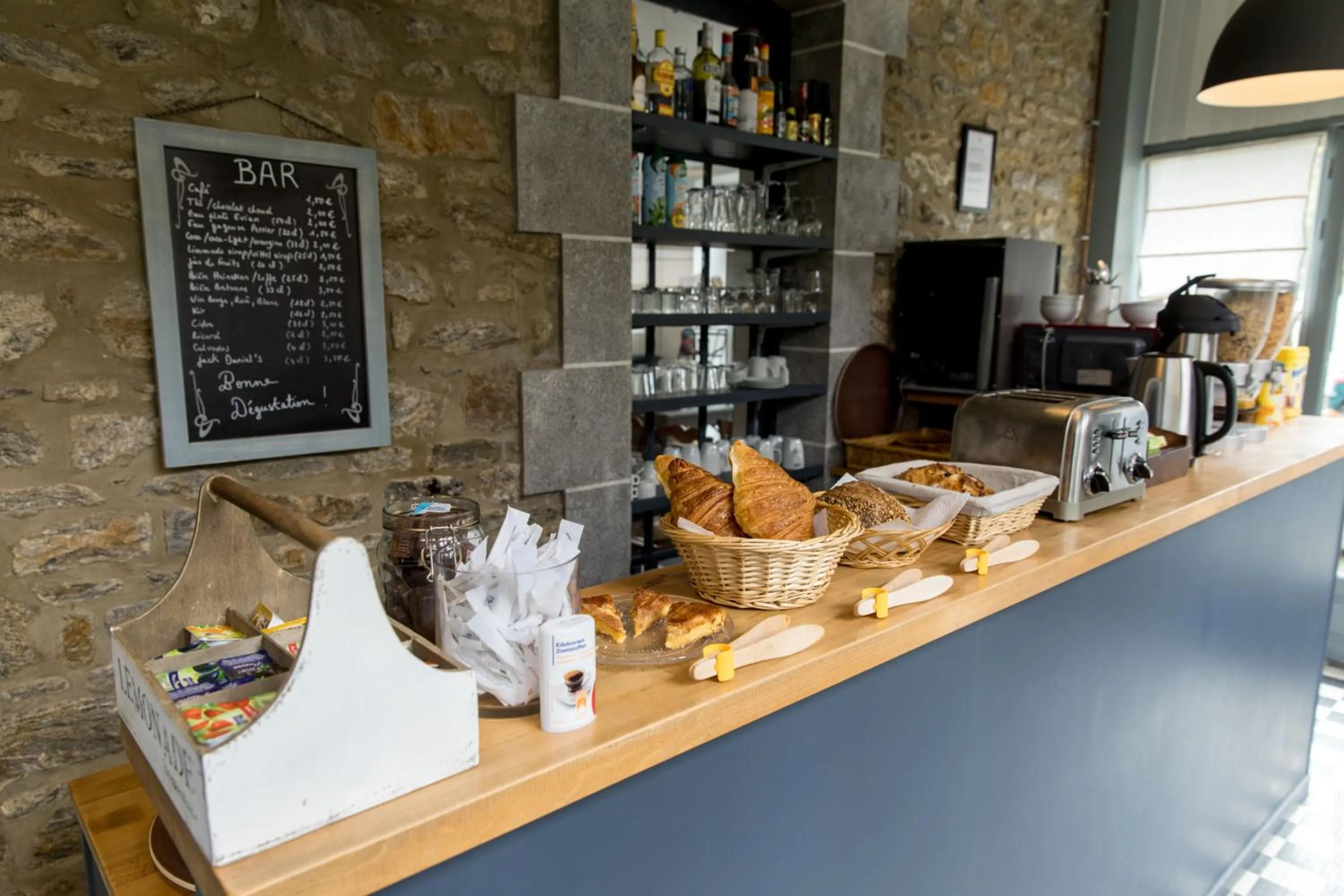 Breakfast in Hotel Saint-Michel