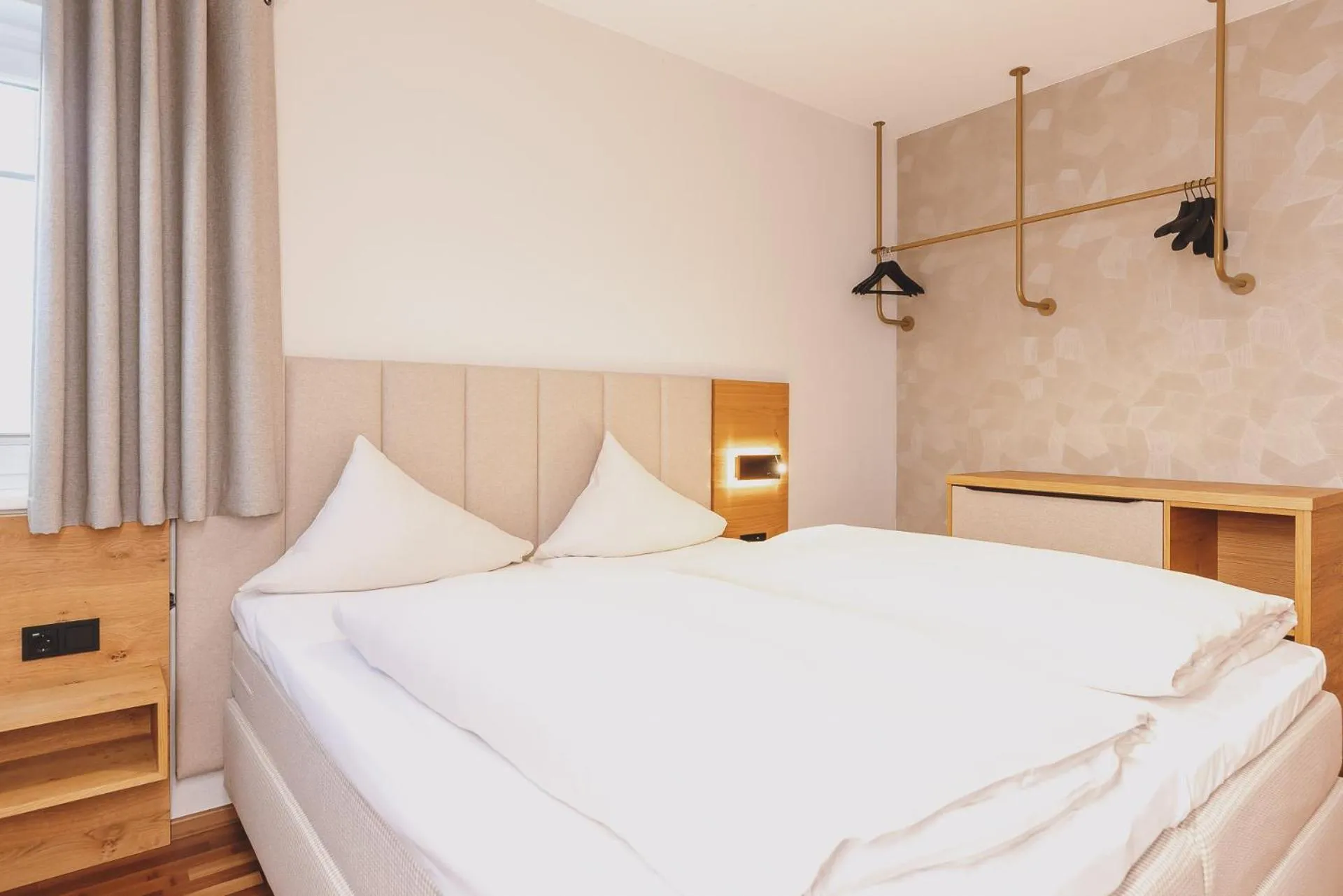 Bed in Auhof Wirtshaus & Suiten