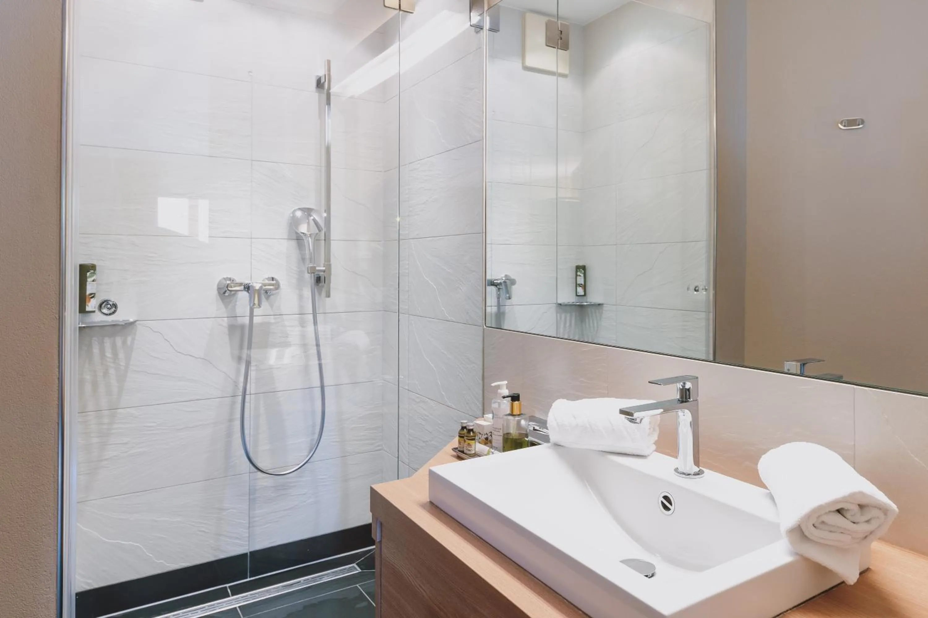 Bathroom in Auhof Wirtshaus & Suiten