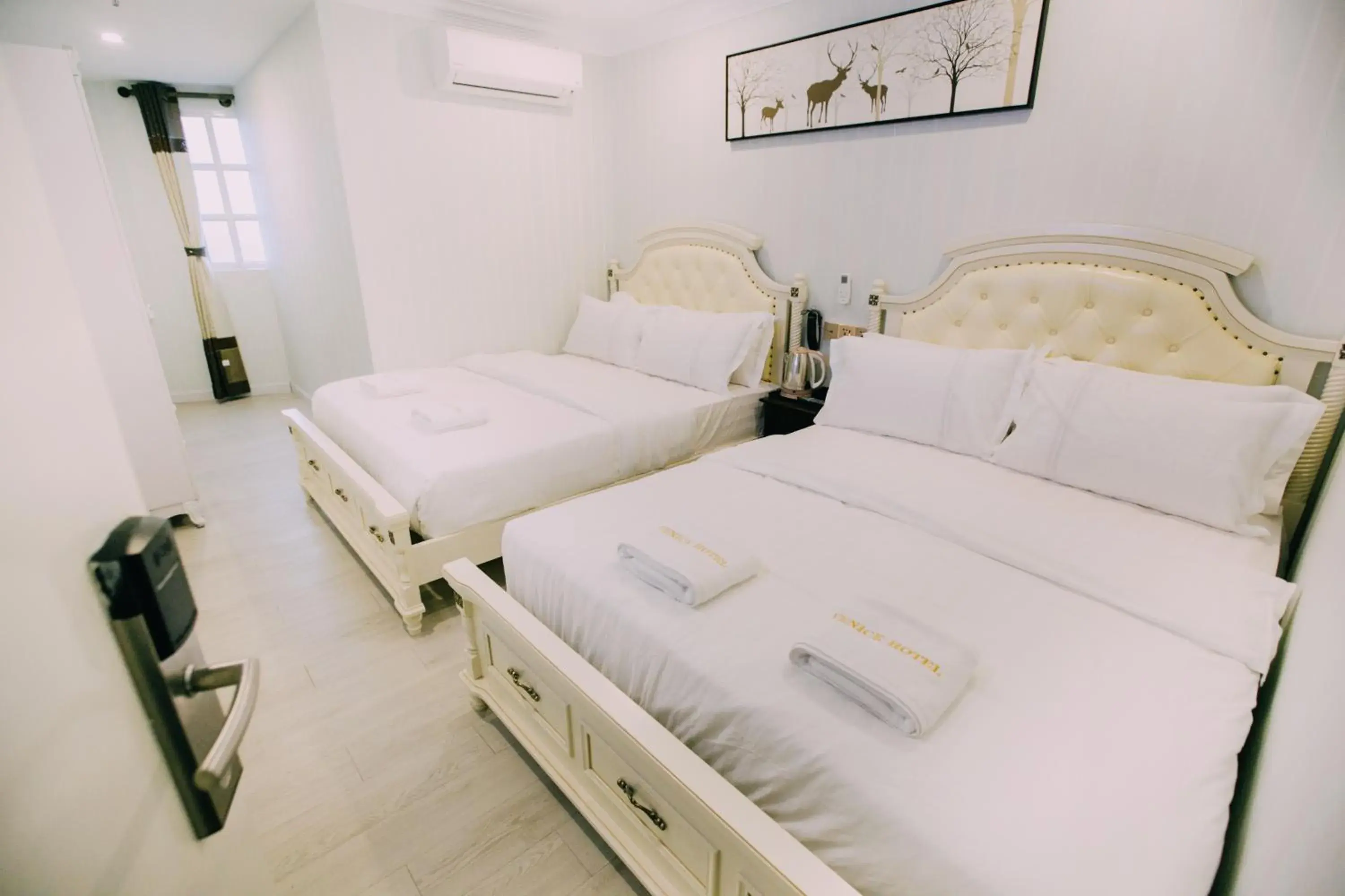 Bed in Hotel Venice Bed in Hotel Venice