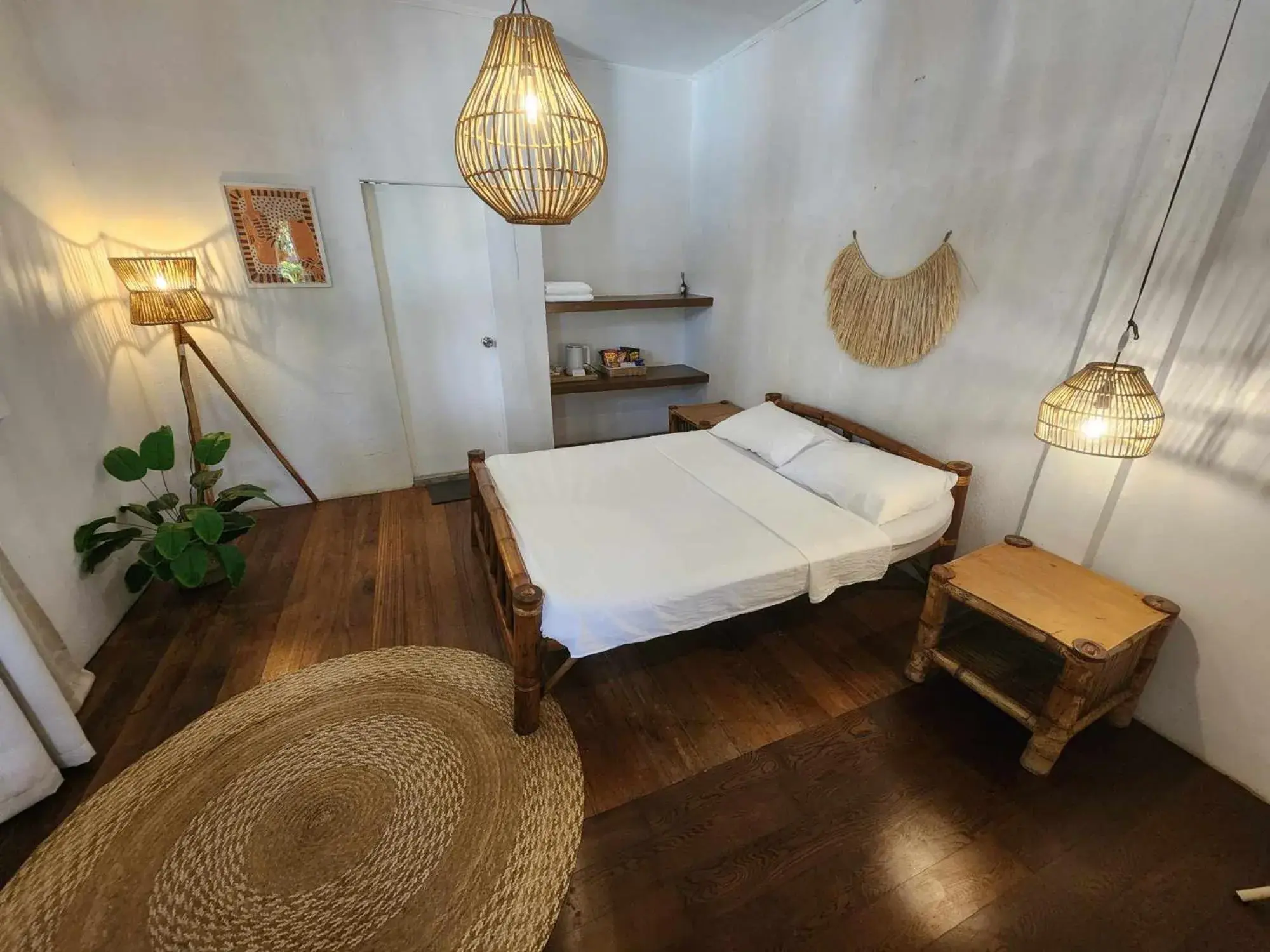 Bed in The Shark's Tail Dive Resort Bed in The Shark's Tail Dive Resort