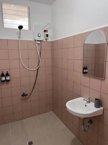 The Shark's Tail Dive Resort