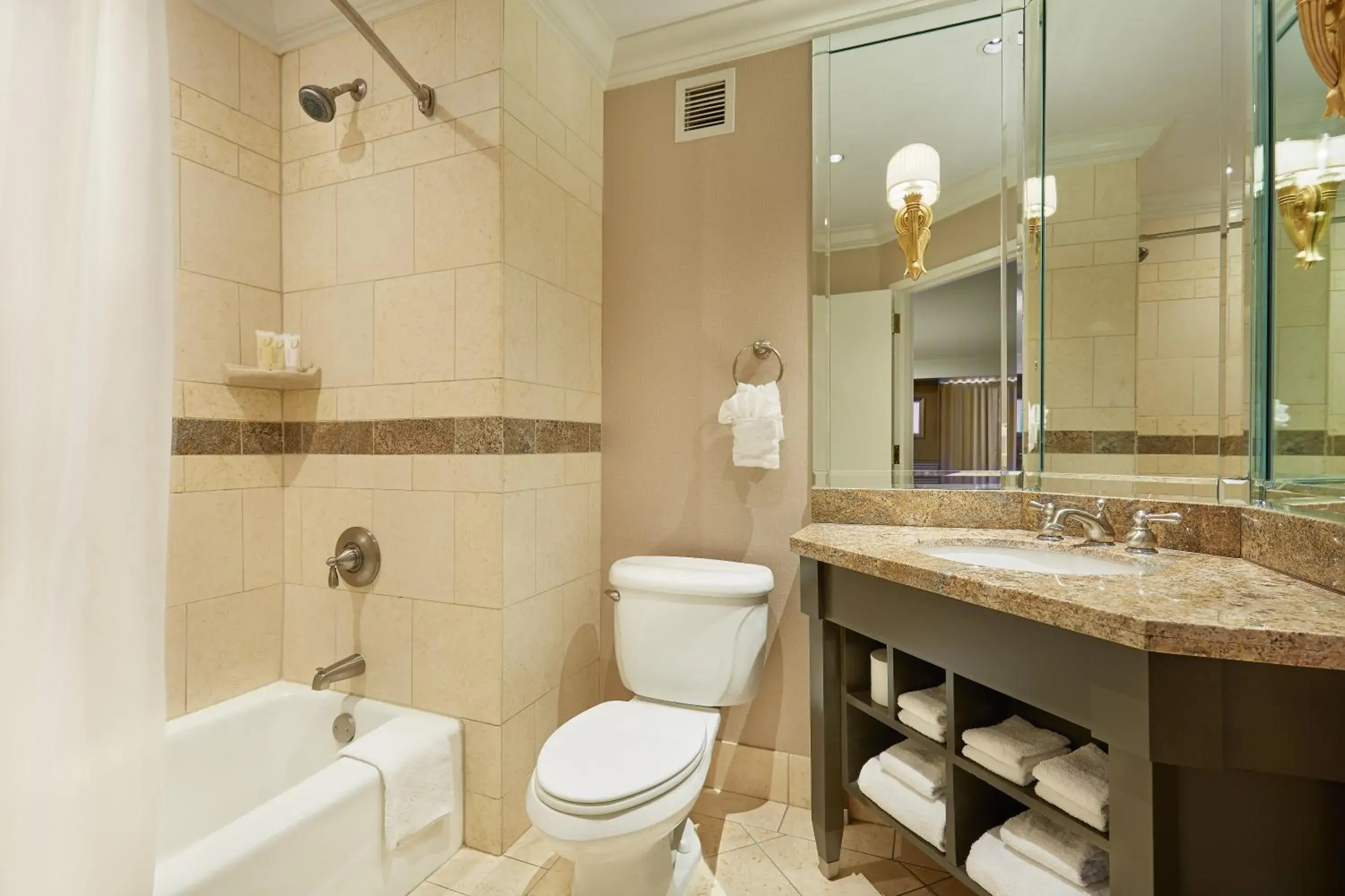 Deluxe Queen Room with Two Queen Beds - Smoking in Horseshoe Tunica, A Caesars Destination Deluxe Queen Room with Two Queen Beds - Smoking in Horseshoe Tunica, A Caesars Destination