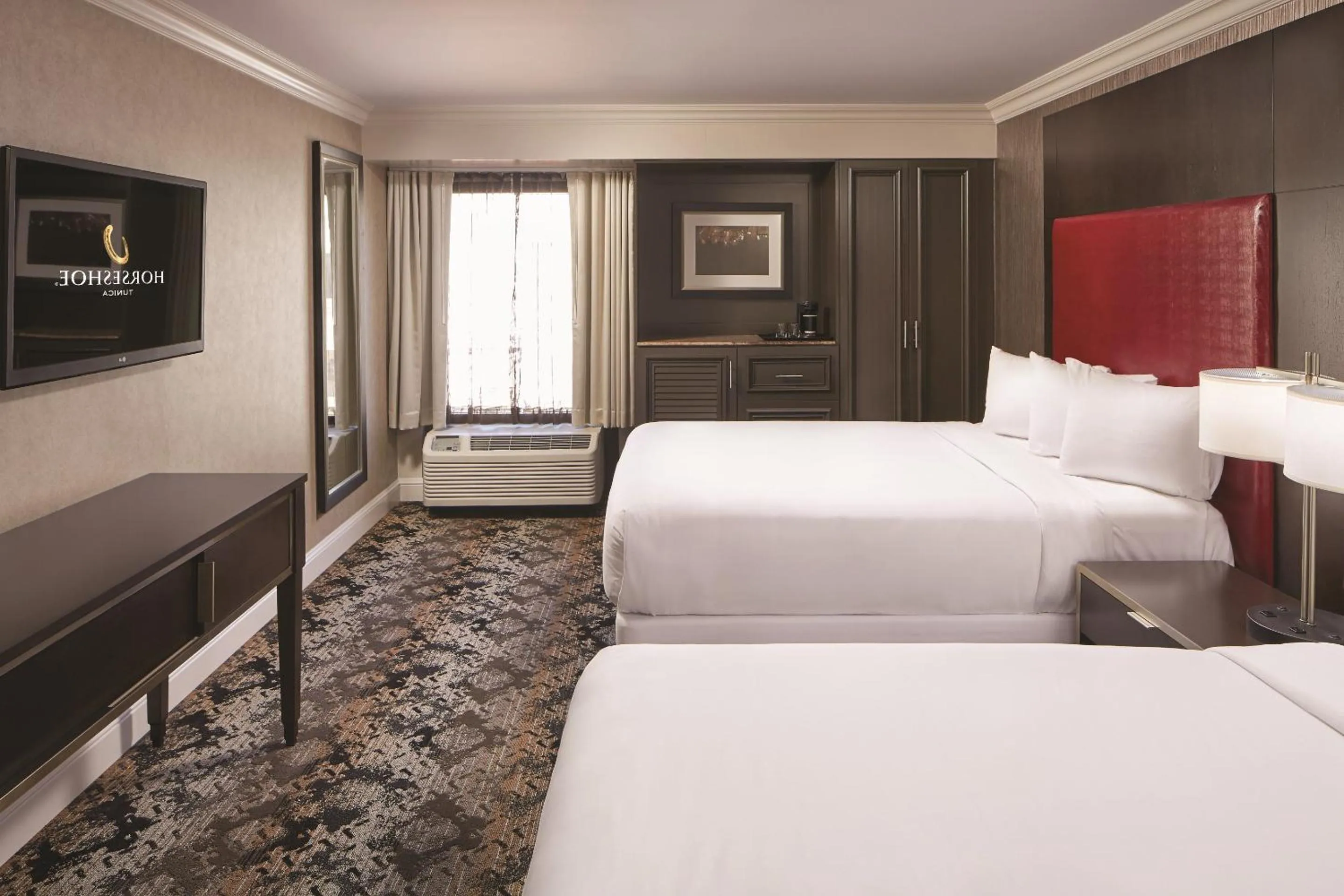 Bedroom, Bed in Horseshoe Tunica, A Caesars Destination