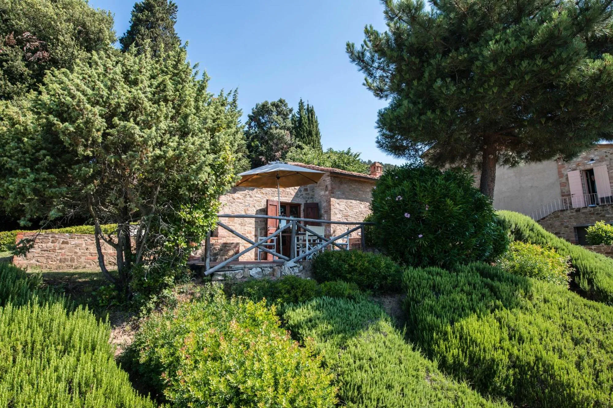 Property building in Il Defizio