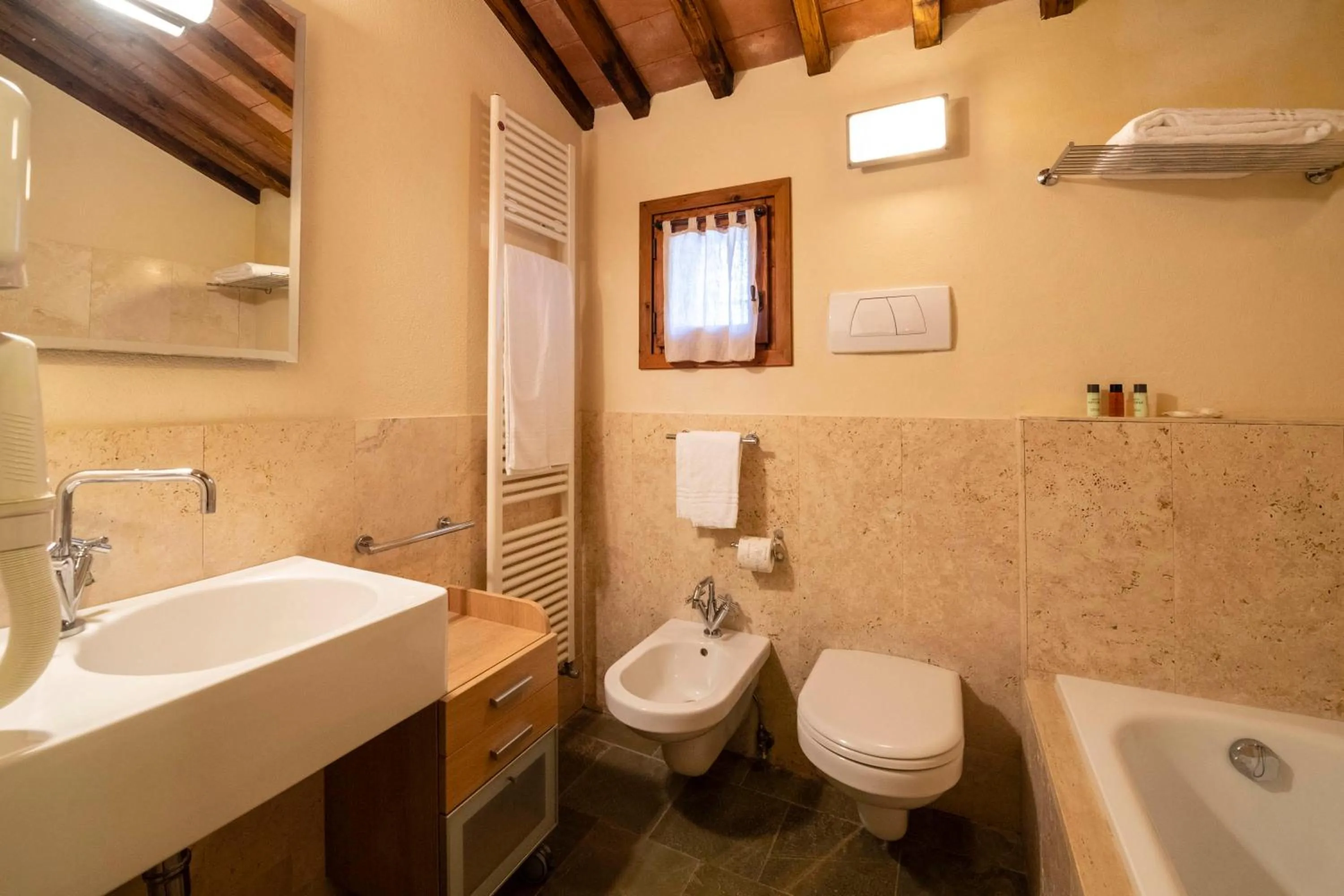Bathroom in Il Defizio