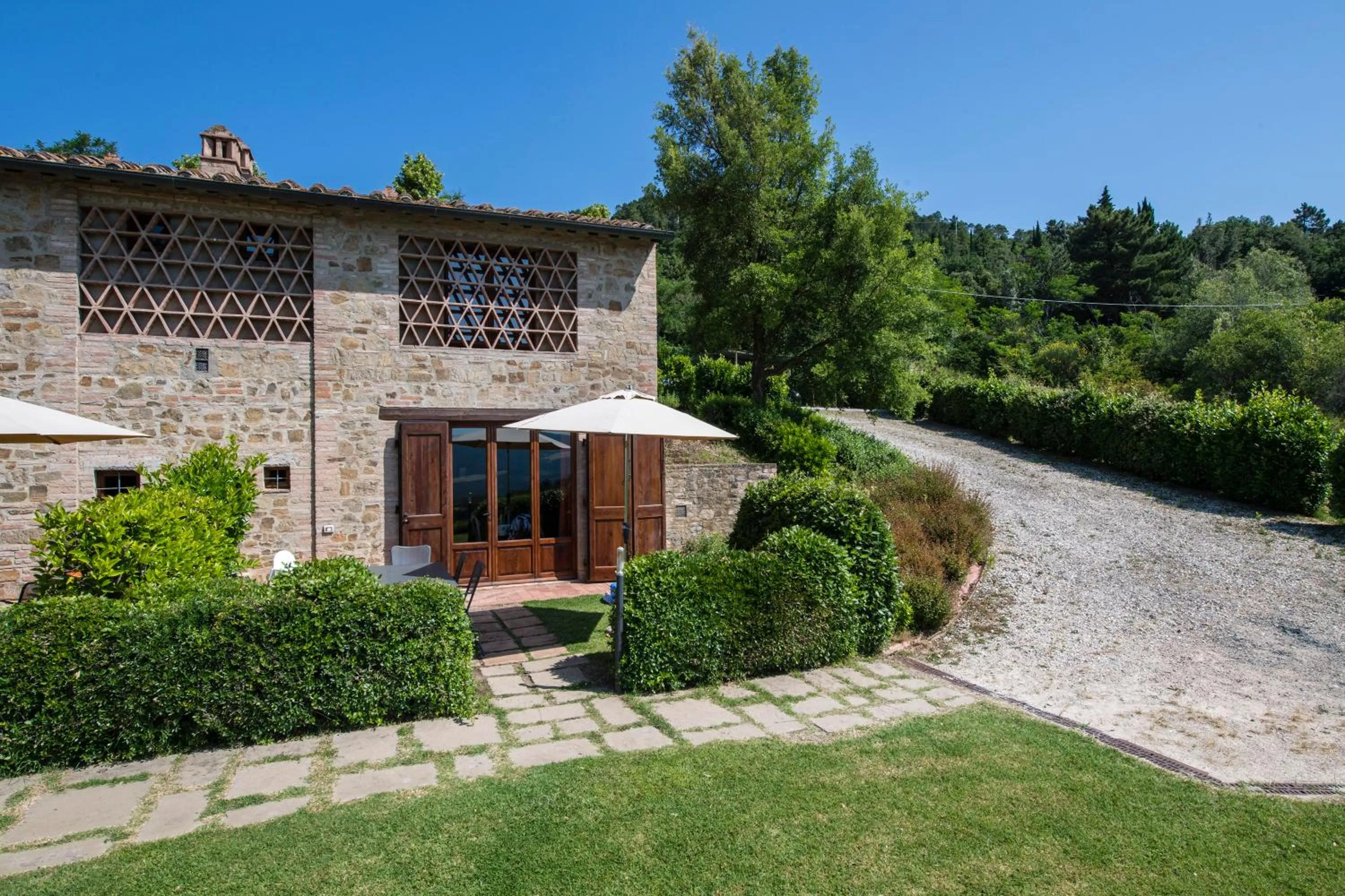 Facade/entrance in Il Defizio