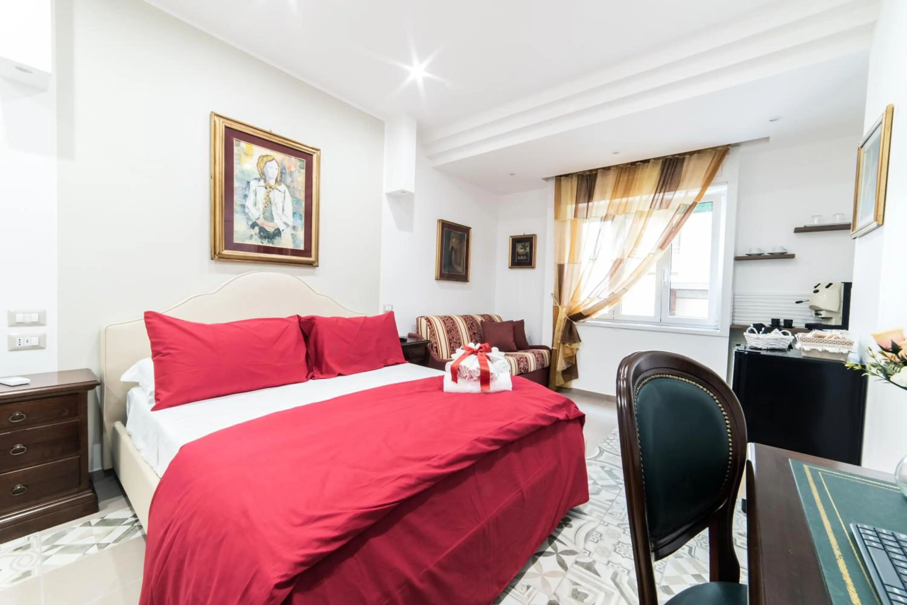 Photo of the whole room, Bed in LE BERCEAU