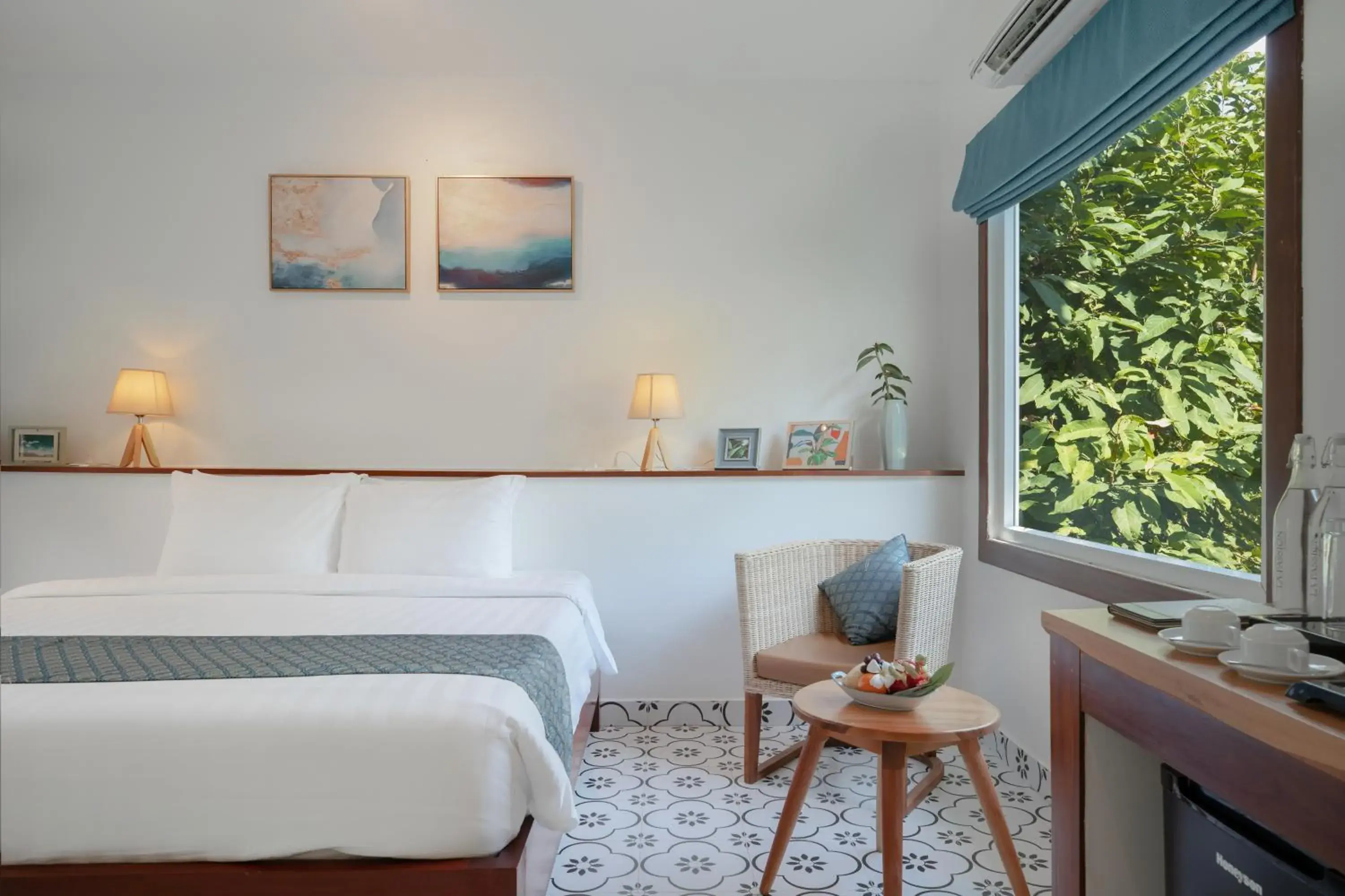 Photo of the whole room in La Passion by Achariyak Photo of the whole room in La Passion by Achariyak