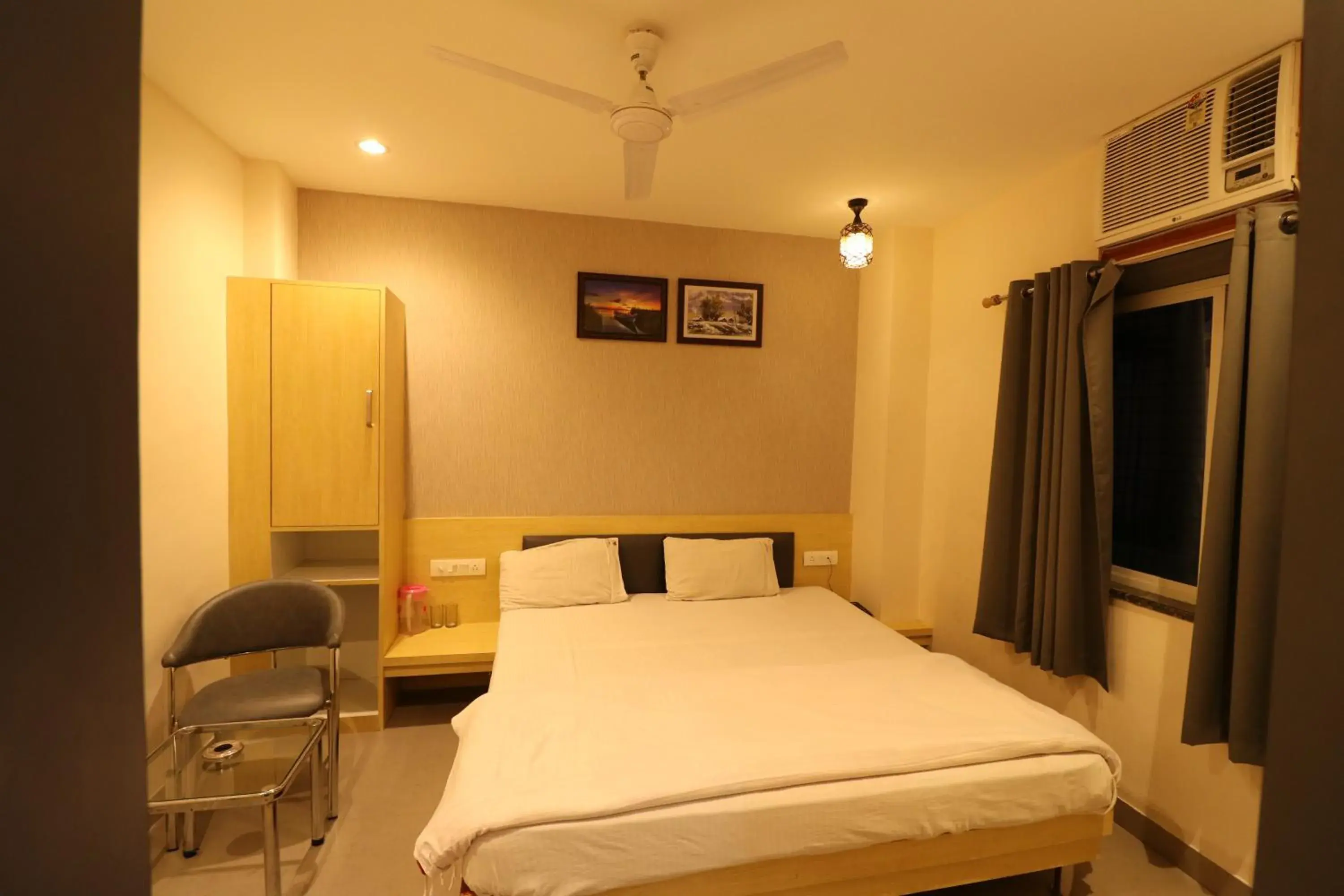 Photo of the whole room, Bed in HOTEL PRATAP GRAND Photo of the whole room, Bed in HOTEL PRATAP GRAND