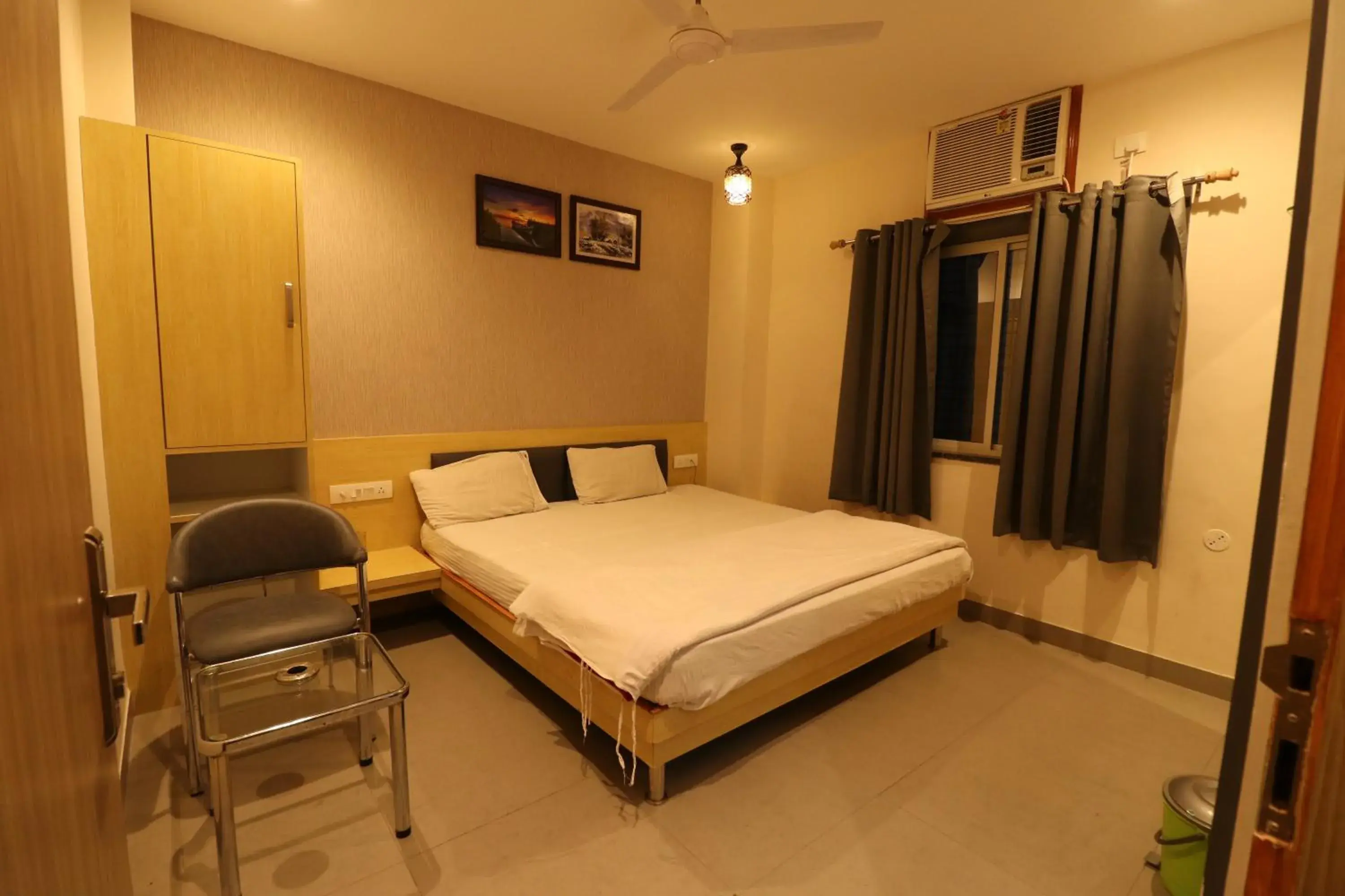 Bed in HOTEL PRATAP GRAND Bed in HOTEL PRATAP GRAND