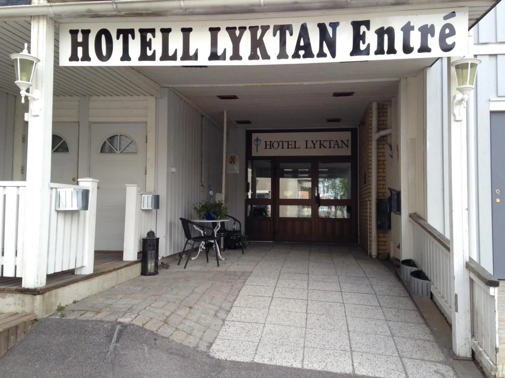 Facade/entrance in Hotell Lyktan