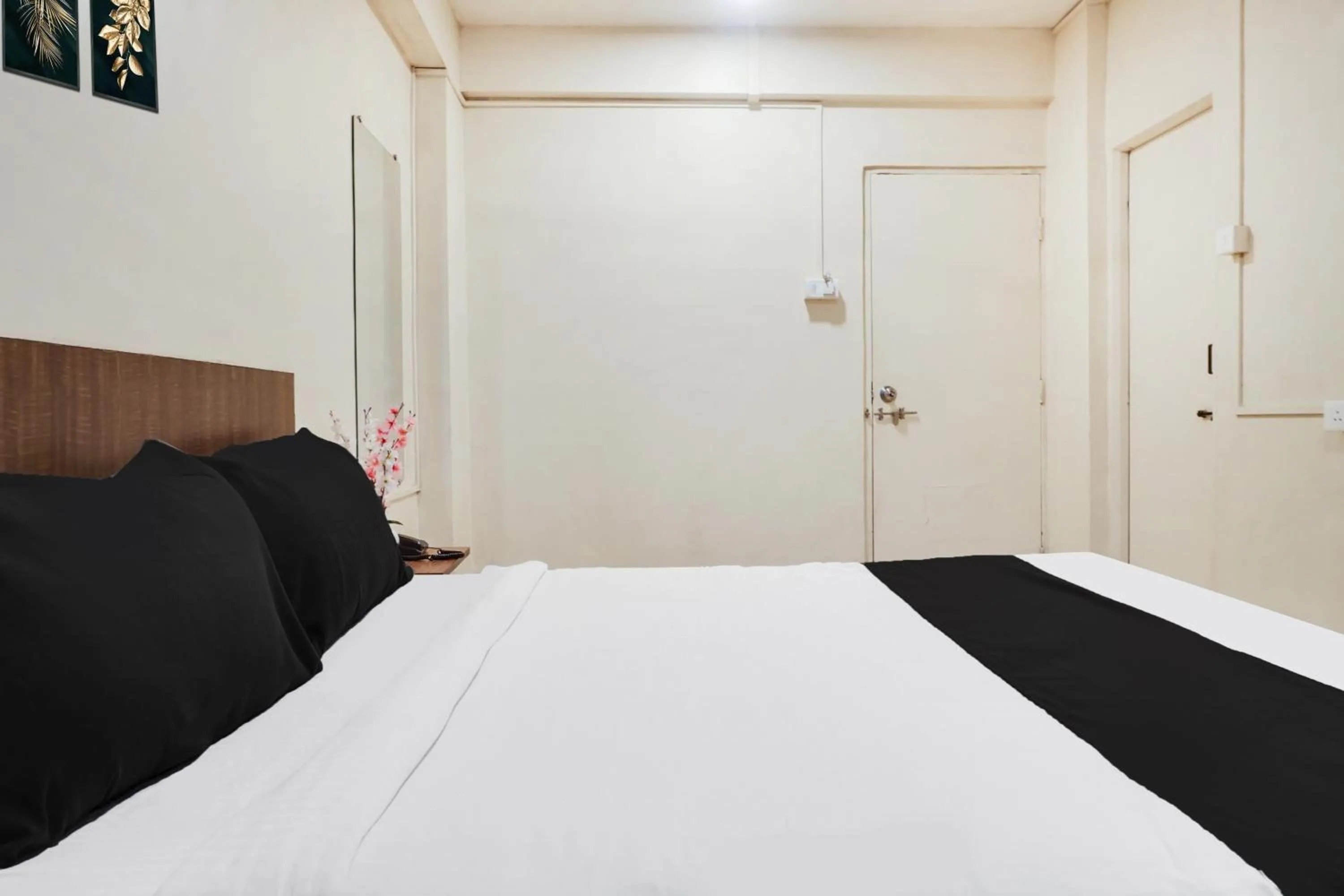 Bedroom, Bed in Super Hotel O Jadhav Nagar Near Sinhgad College