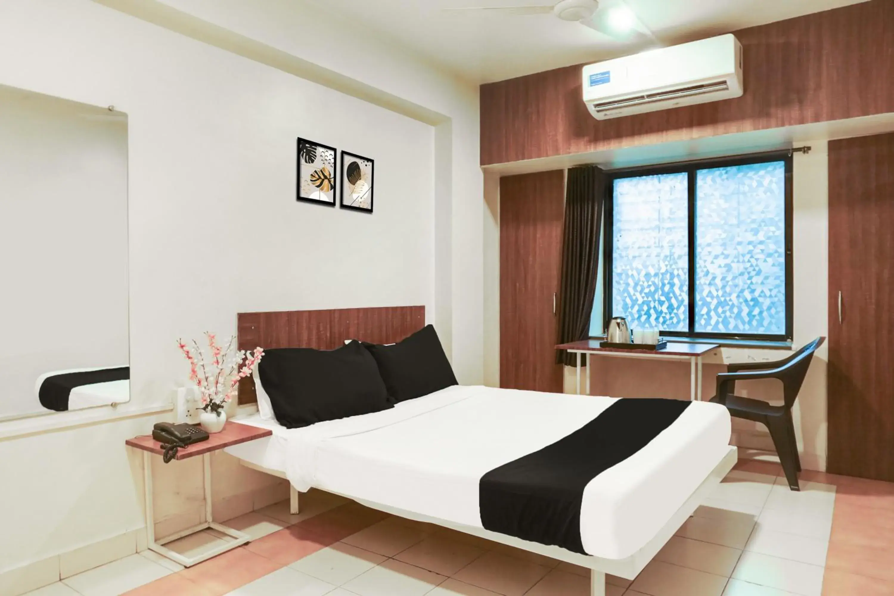 Standard Double Room - single occupancy in Super Hotel O Jadhav Nagar Near Sinhgad College Standard Double Room - single occupancy in Super Hotel O Jadhav Nagar Near Sinhgad College