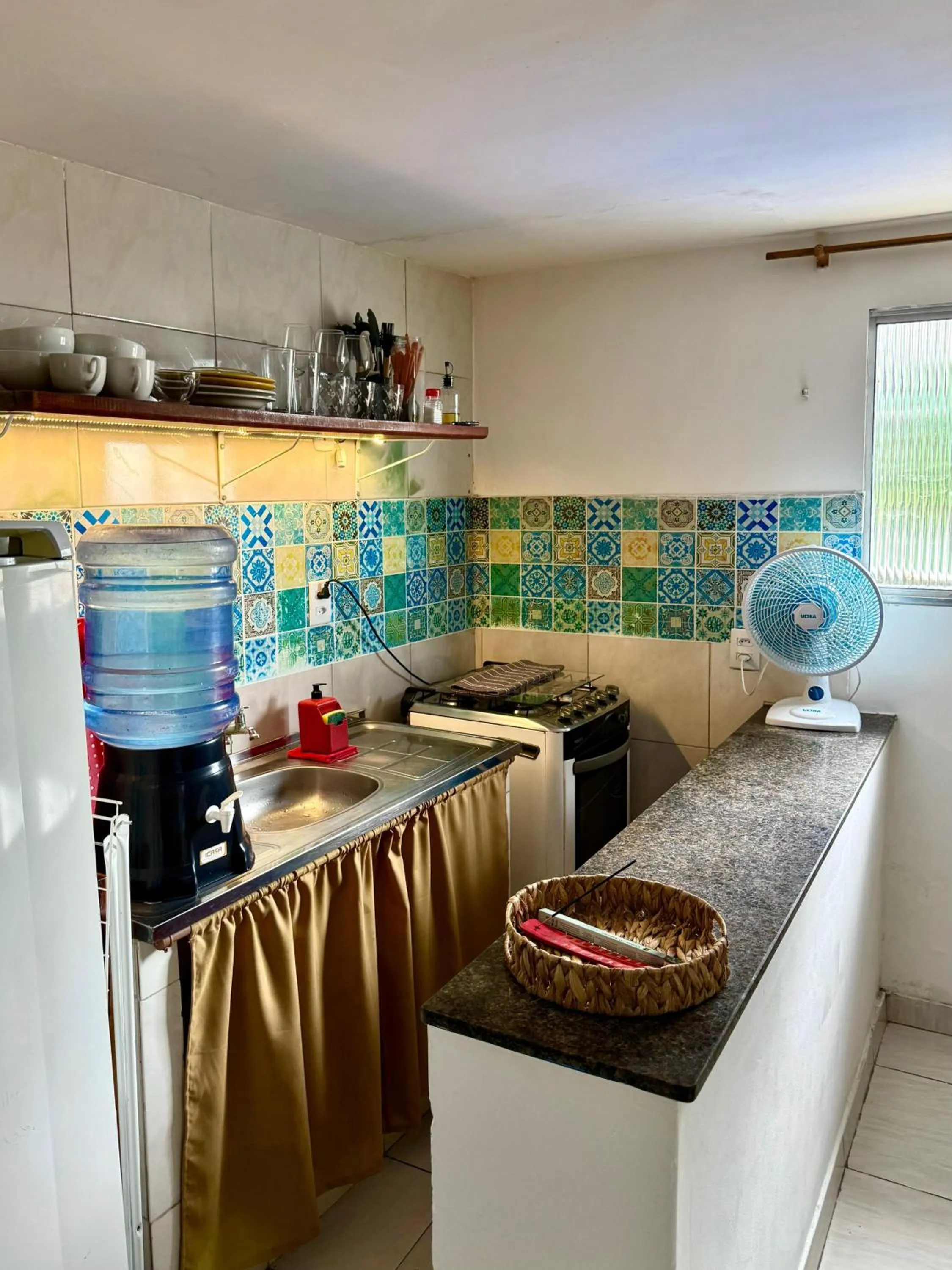 Kitchen or kitchenette in Cores da pipa flats