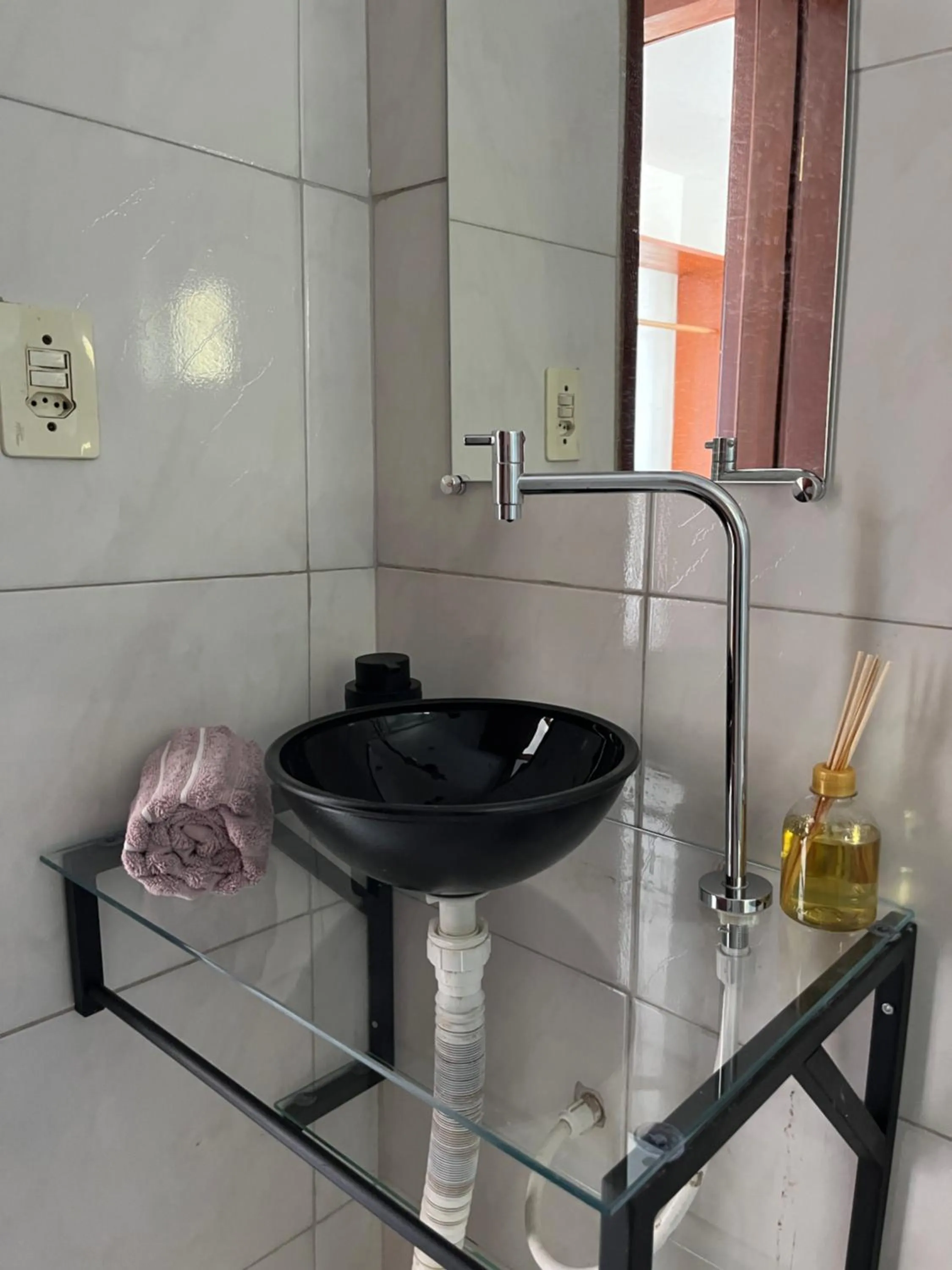 Bathroom in Cores da pipa flats