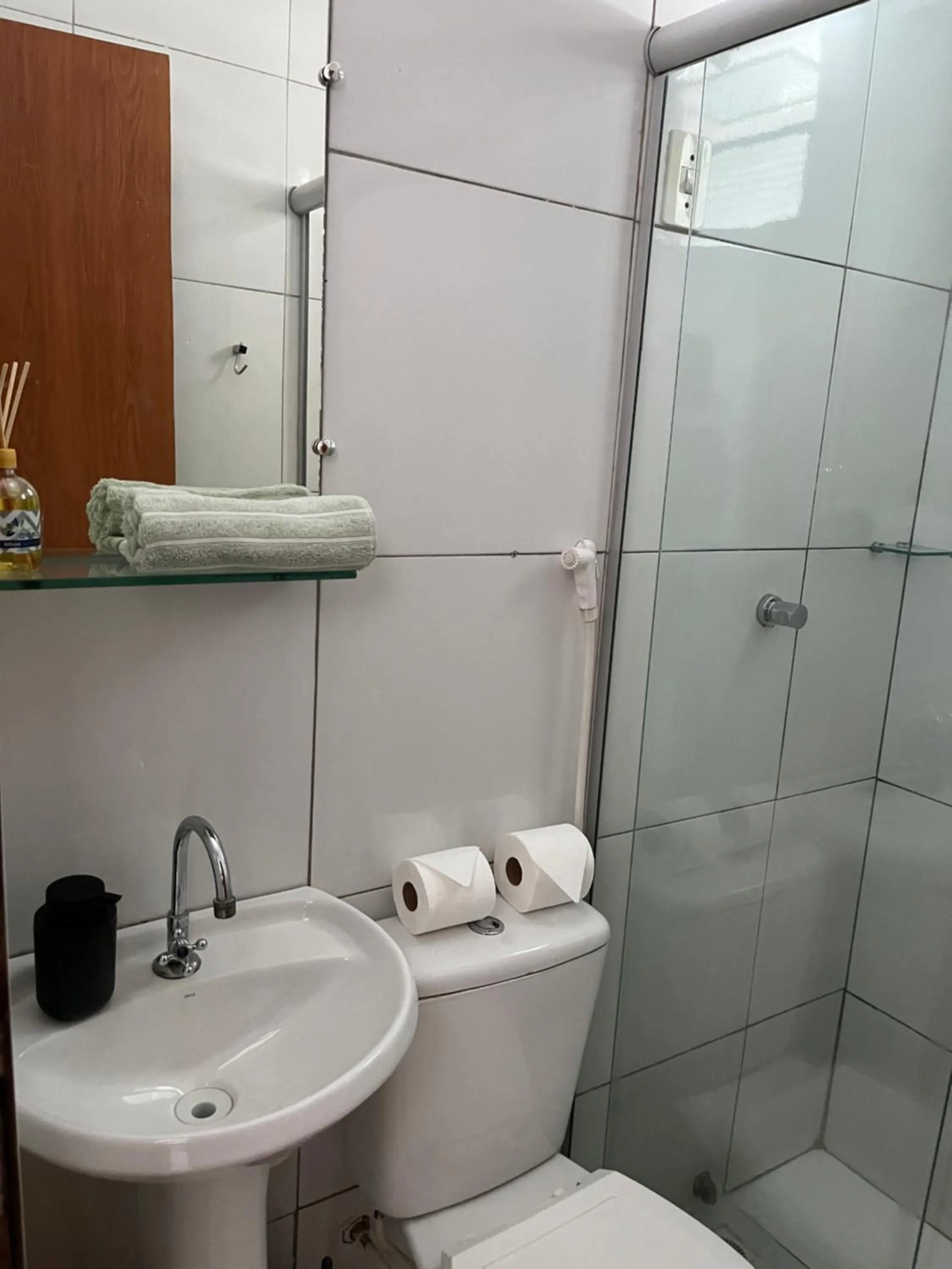 Bathroom in Cores da pipa flats